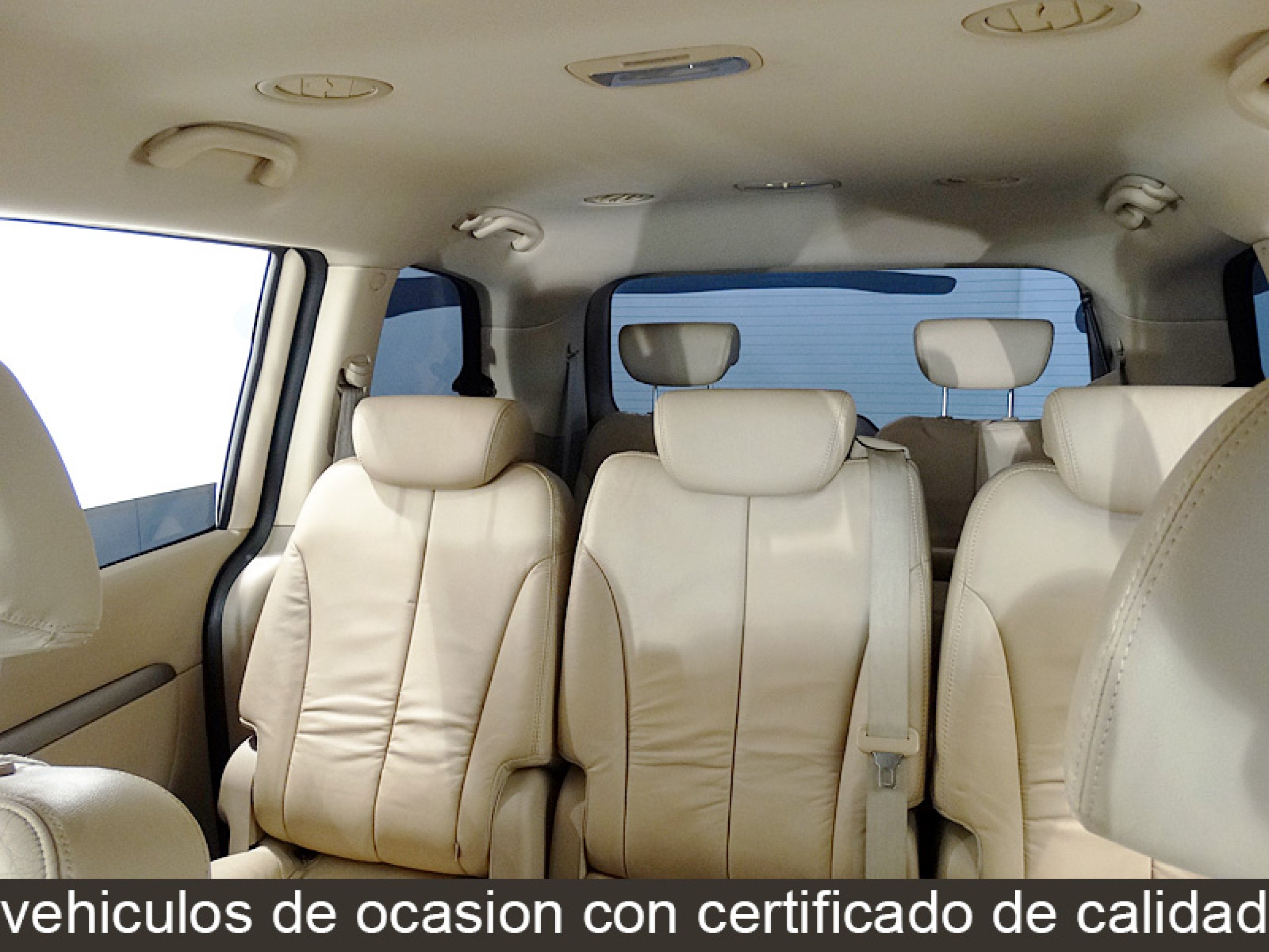 Foto Kia Carnival 25