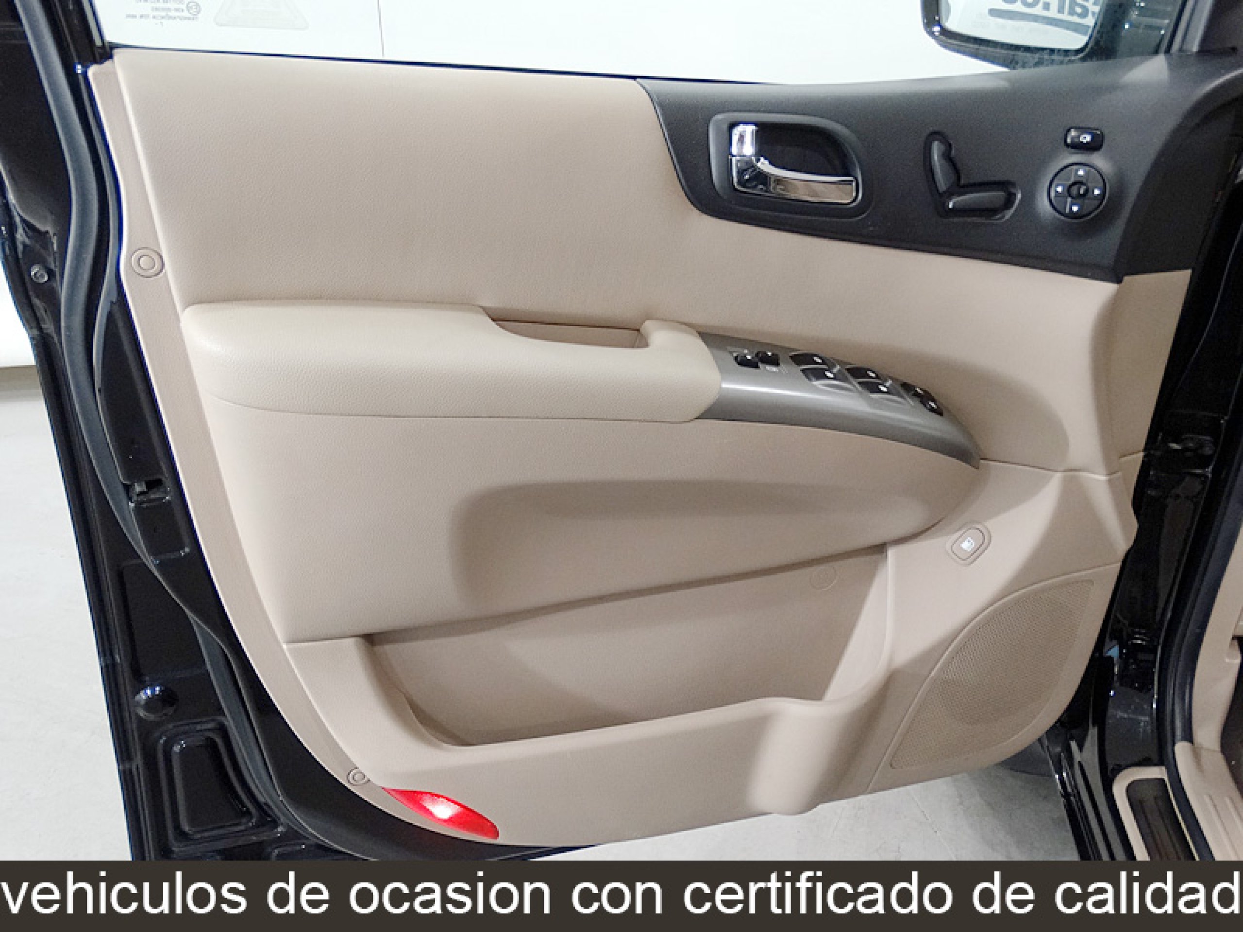 Foto Kia Carnival 26