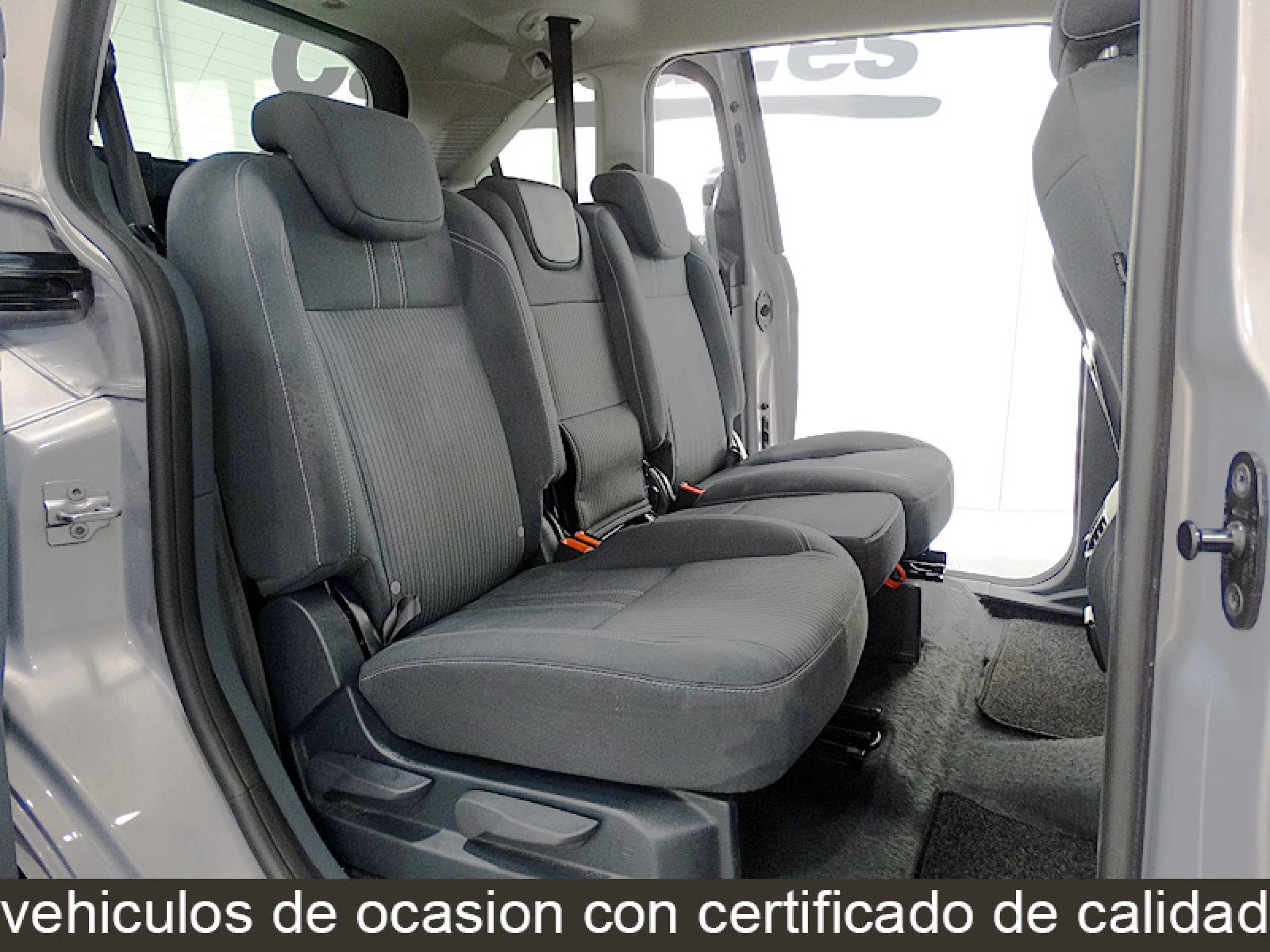 Foto Ford Grand C-Max 21