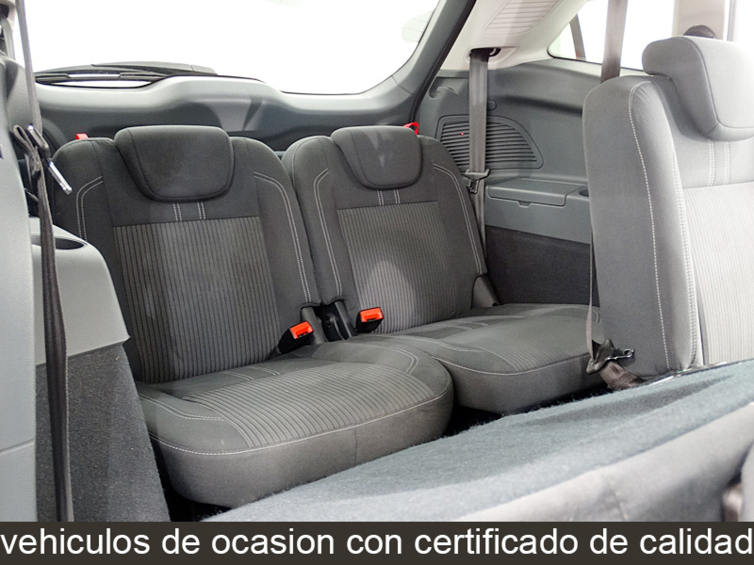 Foto Ford Grand C-Max 23