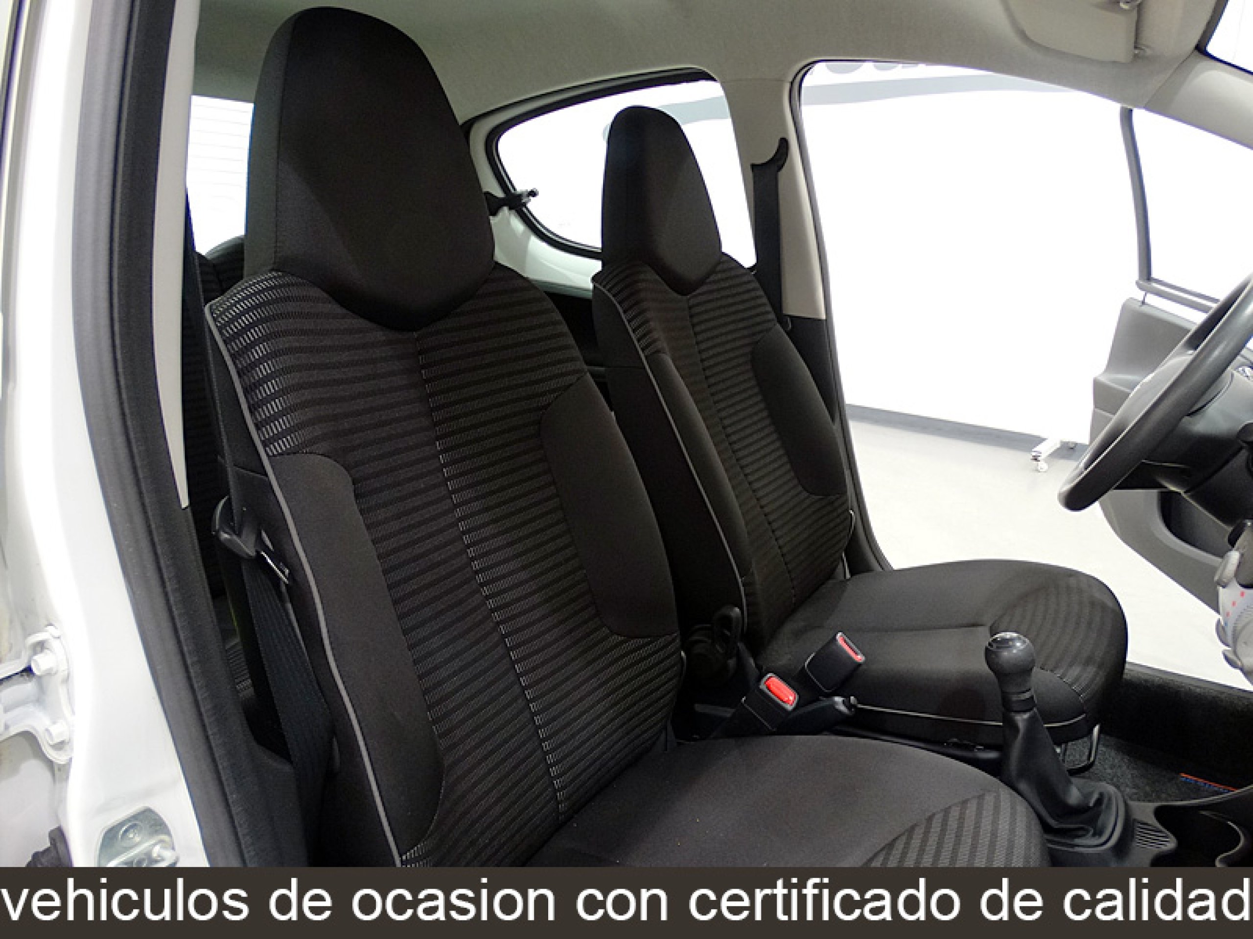 Foto Peugeot 107 17