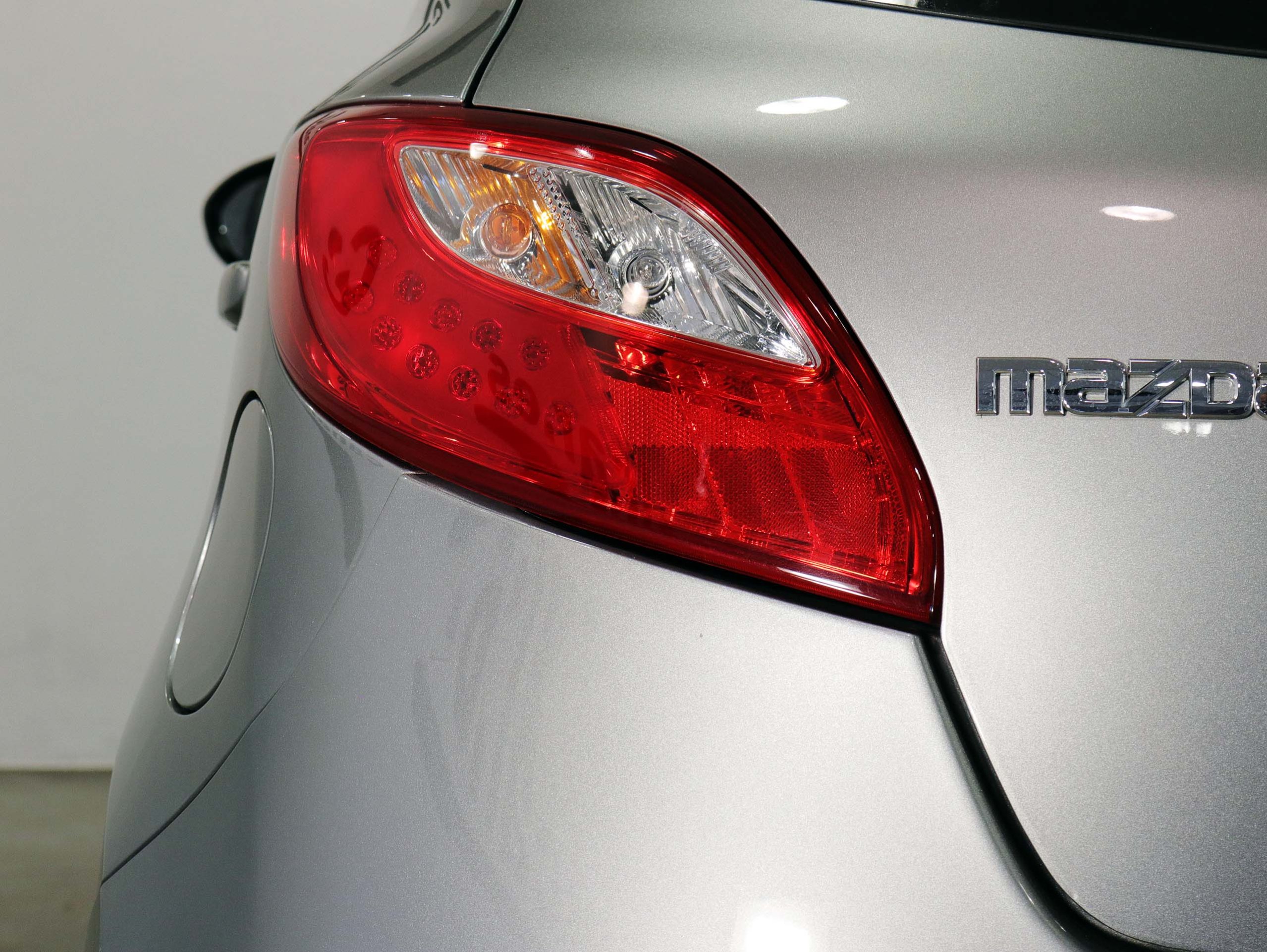 Foto Mazda 2 11