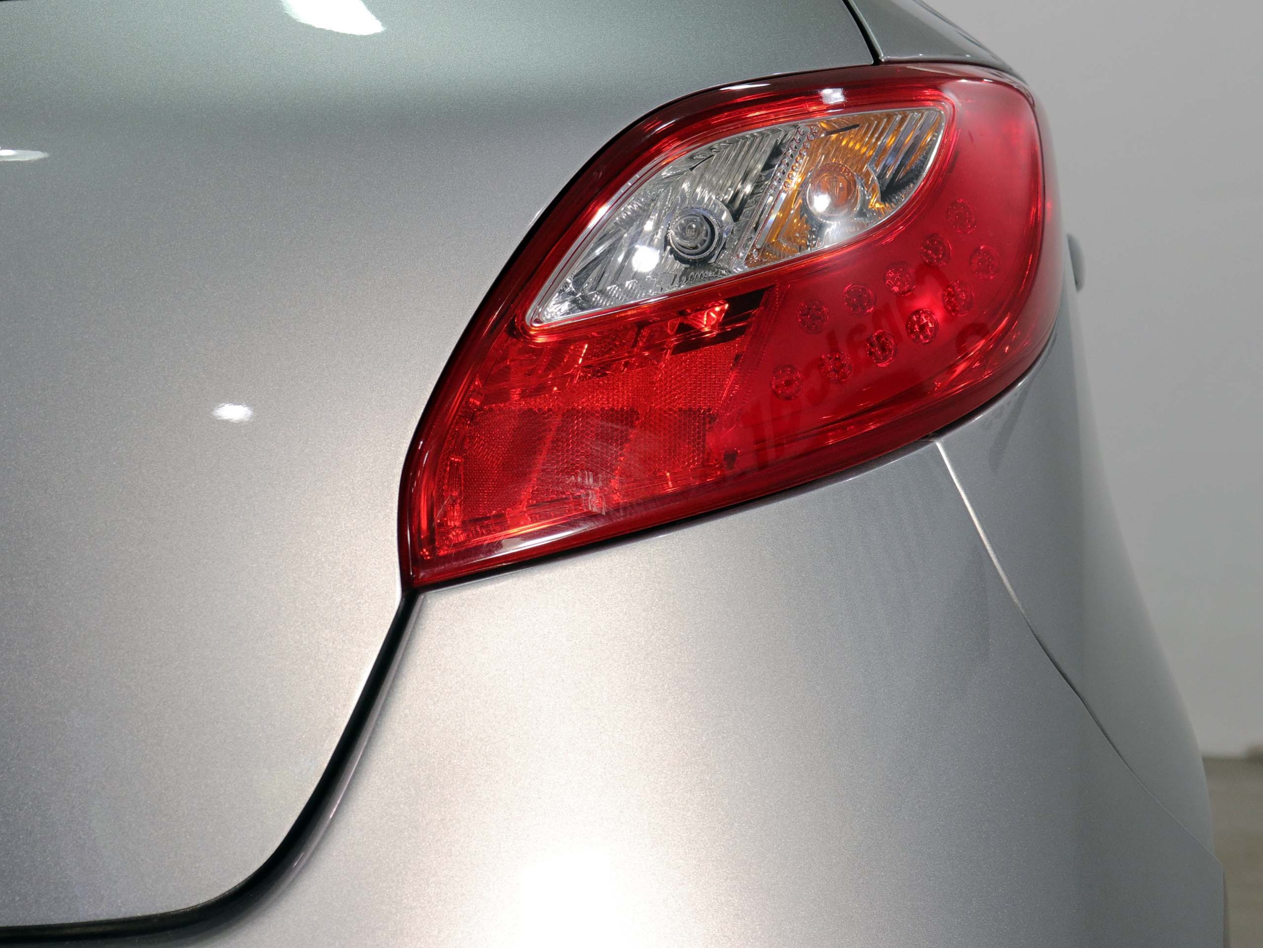 Foto Mazda 2 12