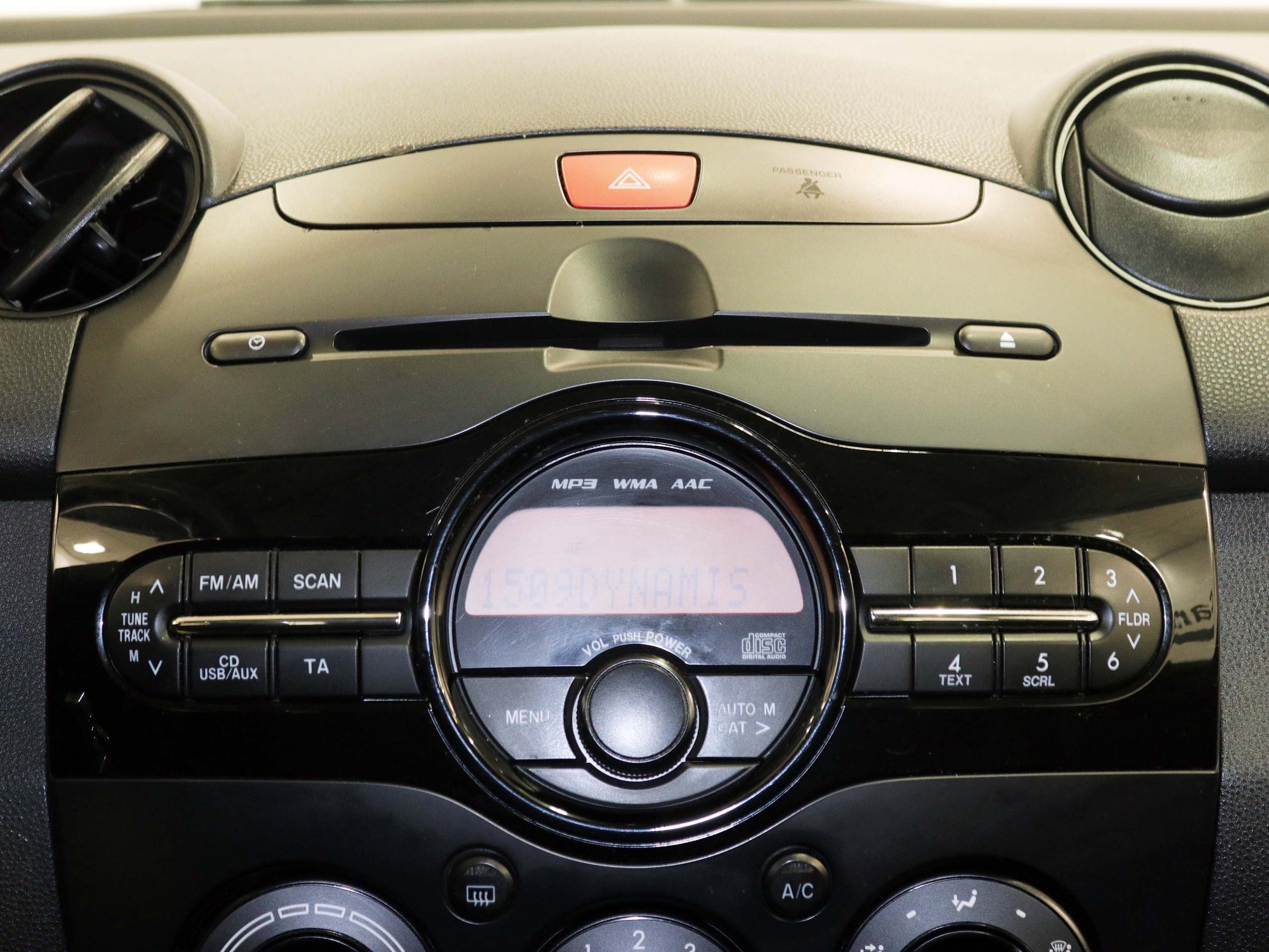 Foto Mazda 2 23