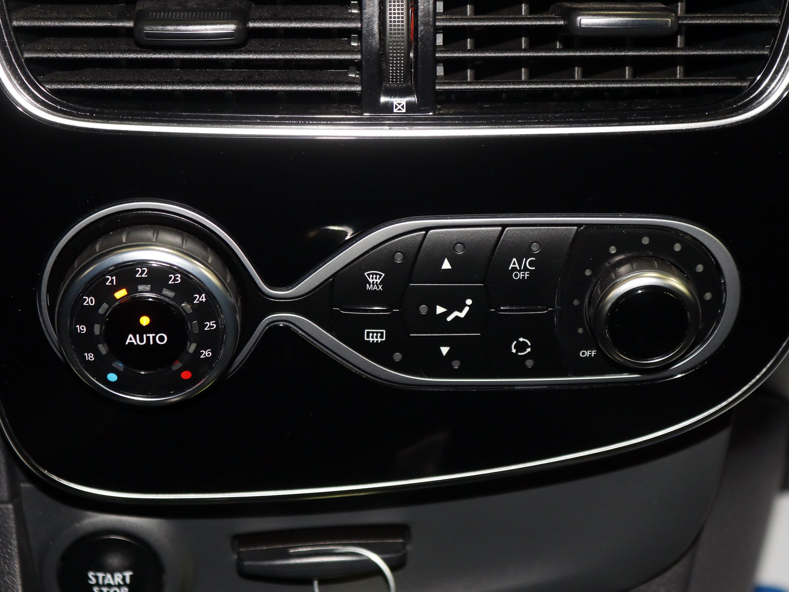 Foto Renault Clio 28