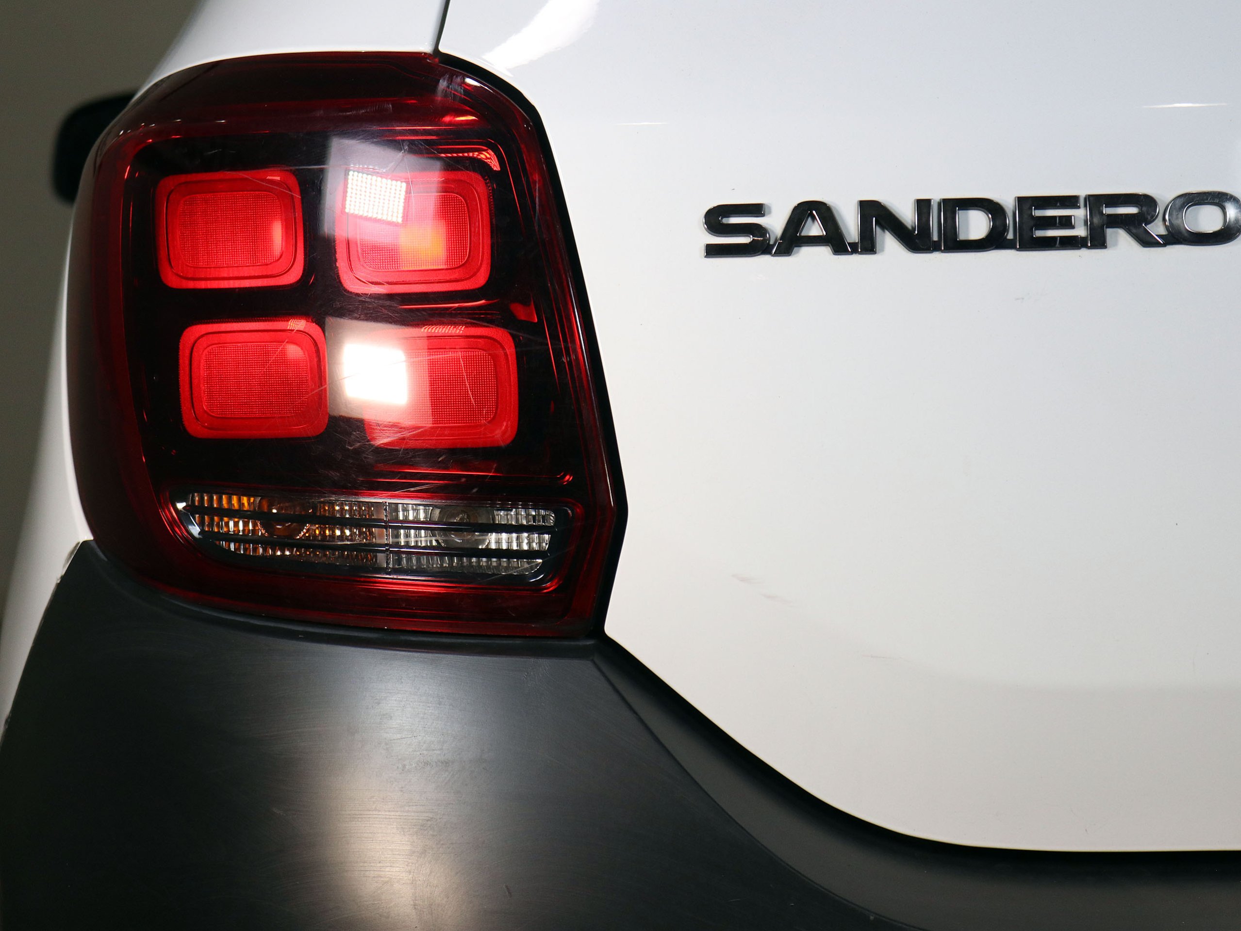 Foto Dacia Sandero 10