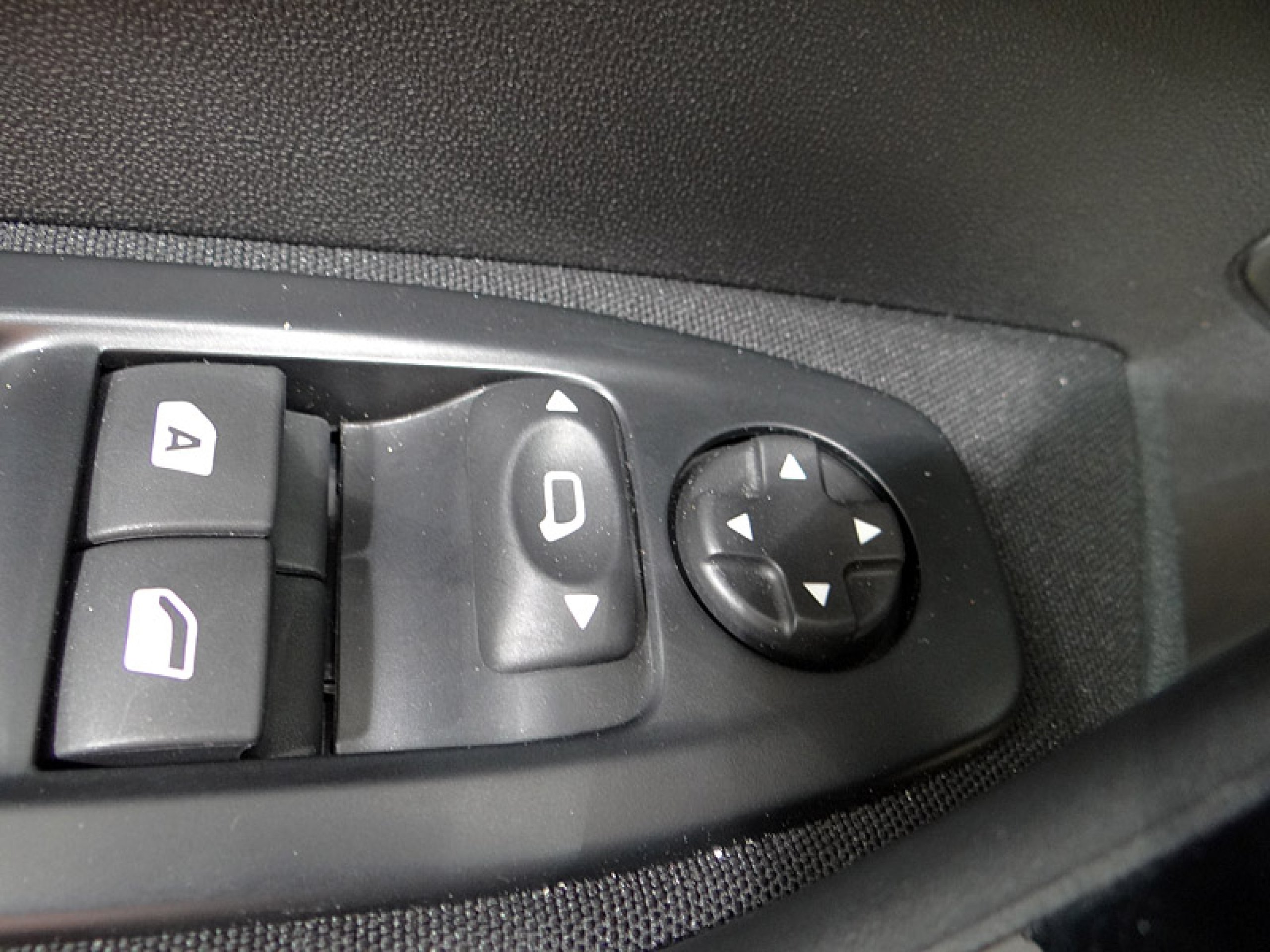 Foto Peugeot 208 34