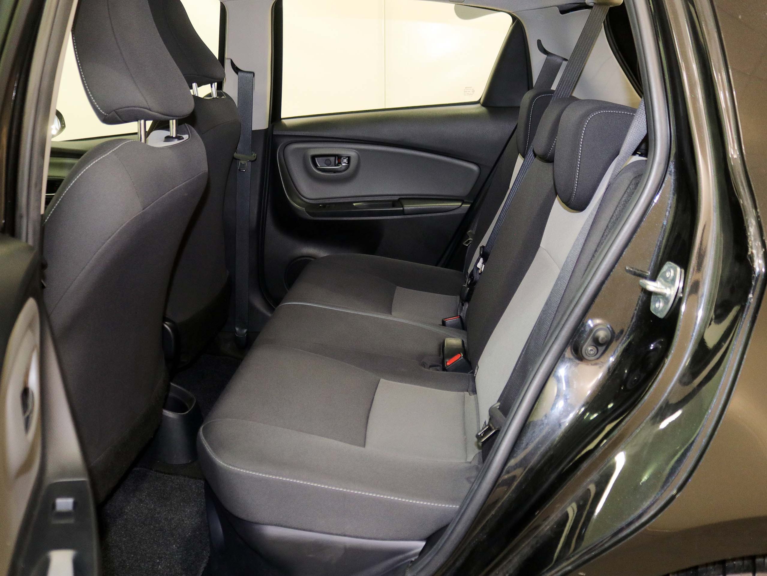 Foto Toyota Yaris 14