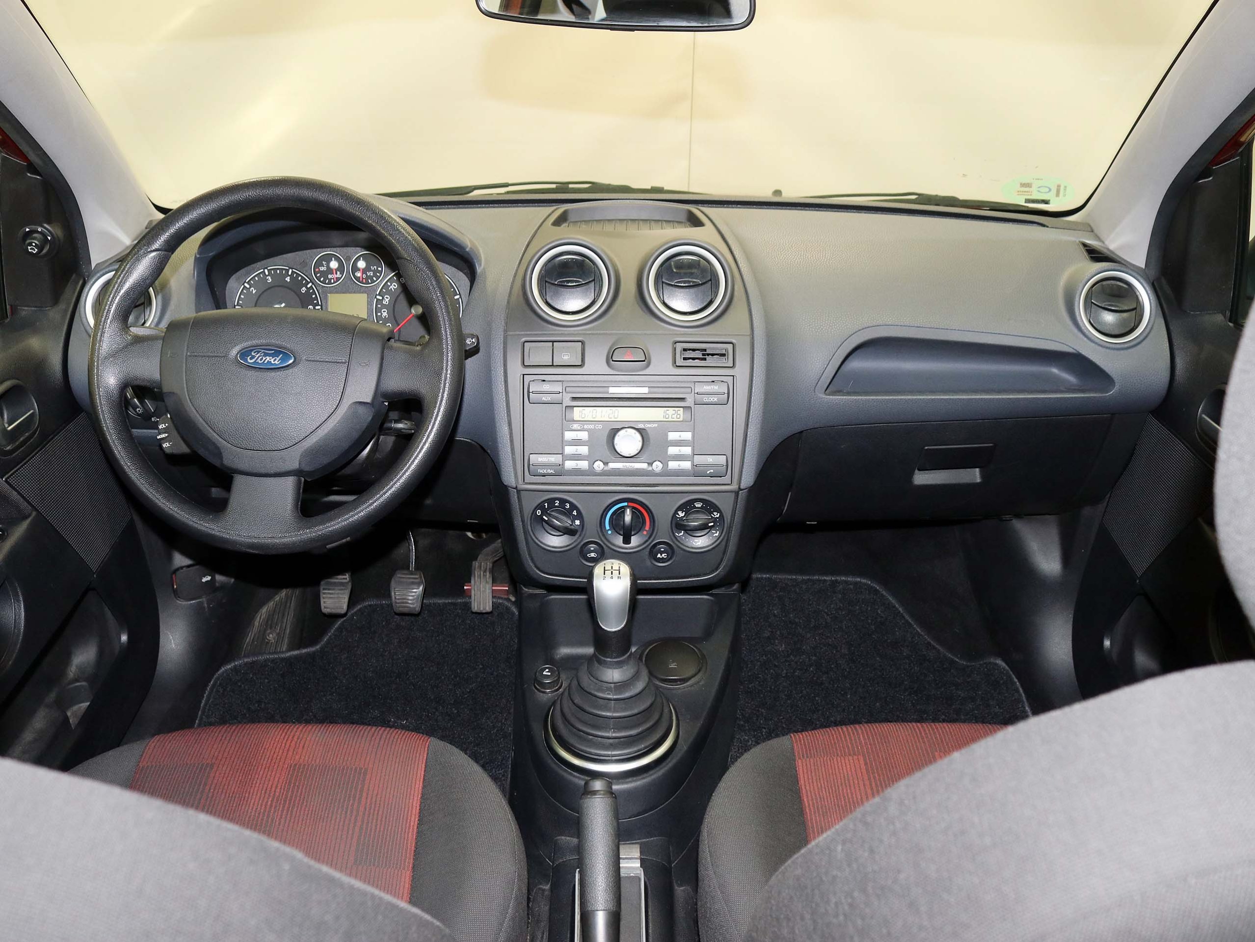 Foto Ford Fiesta 14