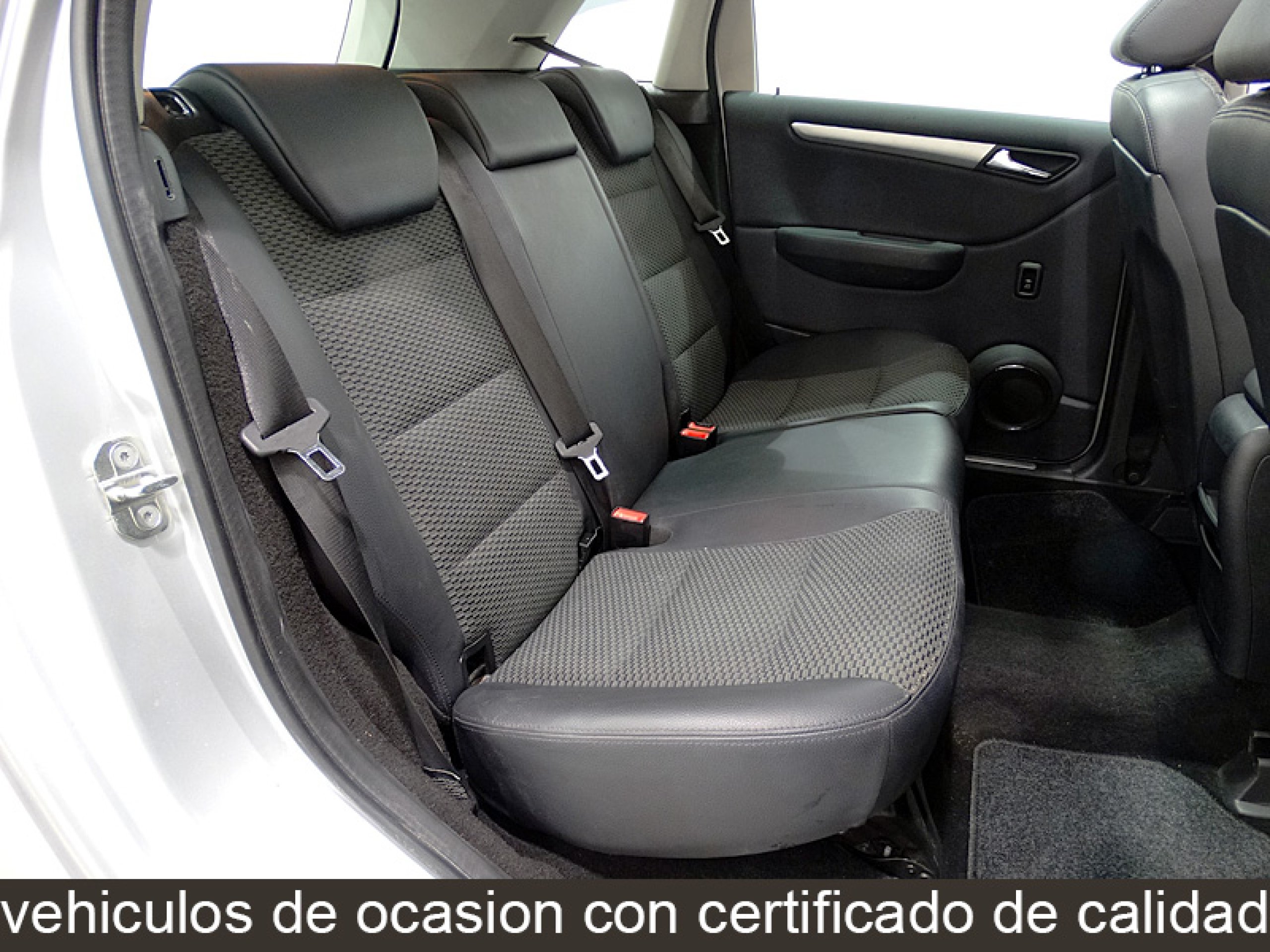 Foto Mercedes-Benz B 180 20