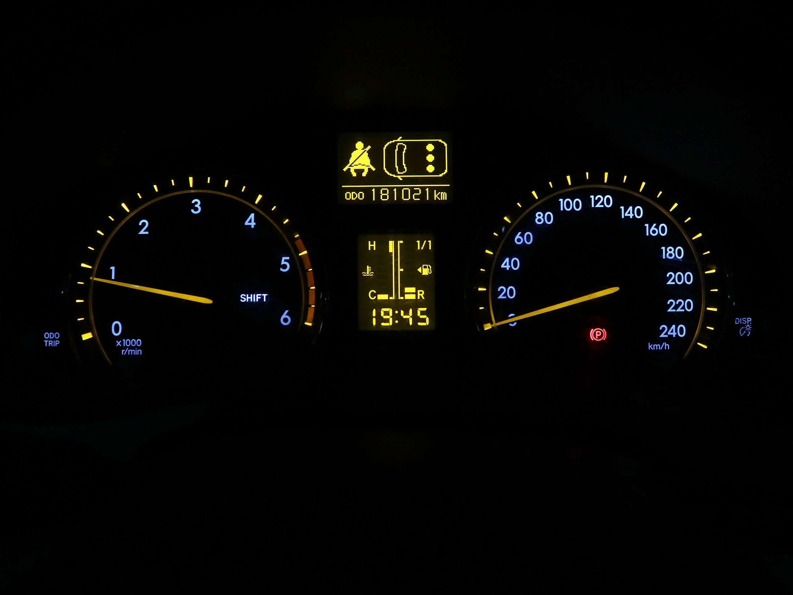 Foto Toyota Avensis 13