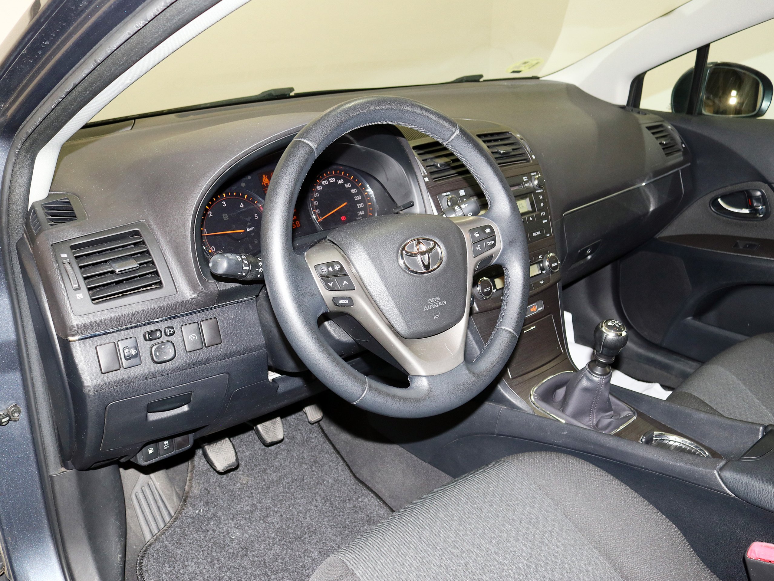 Foto Toyota Avensis 15