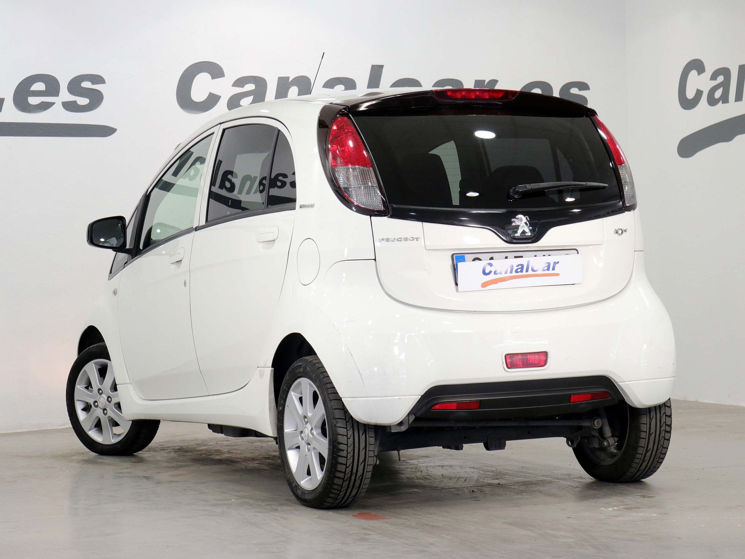Foto Peugeot iOn 8