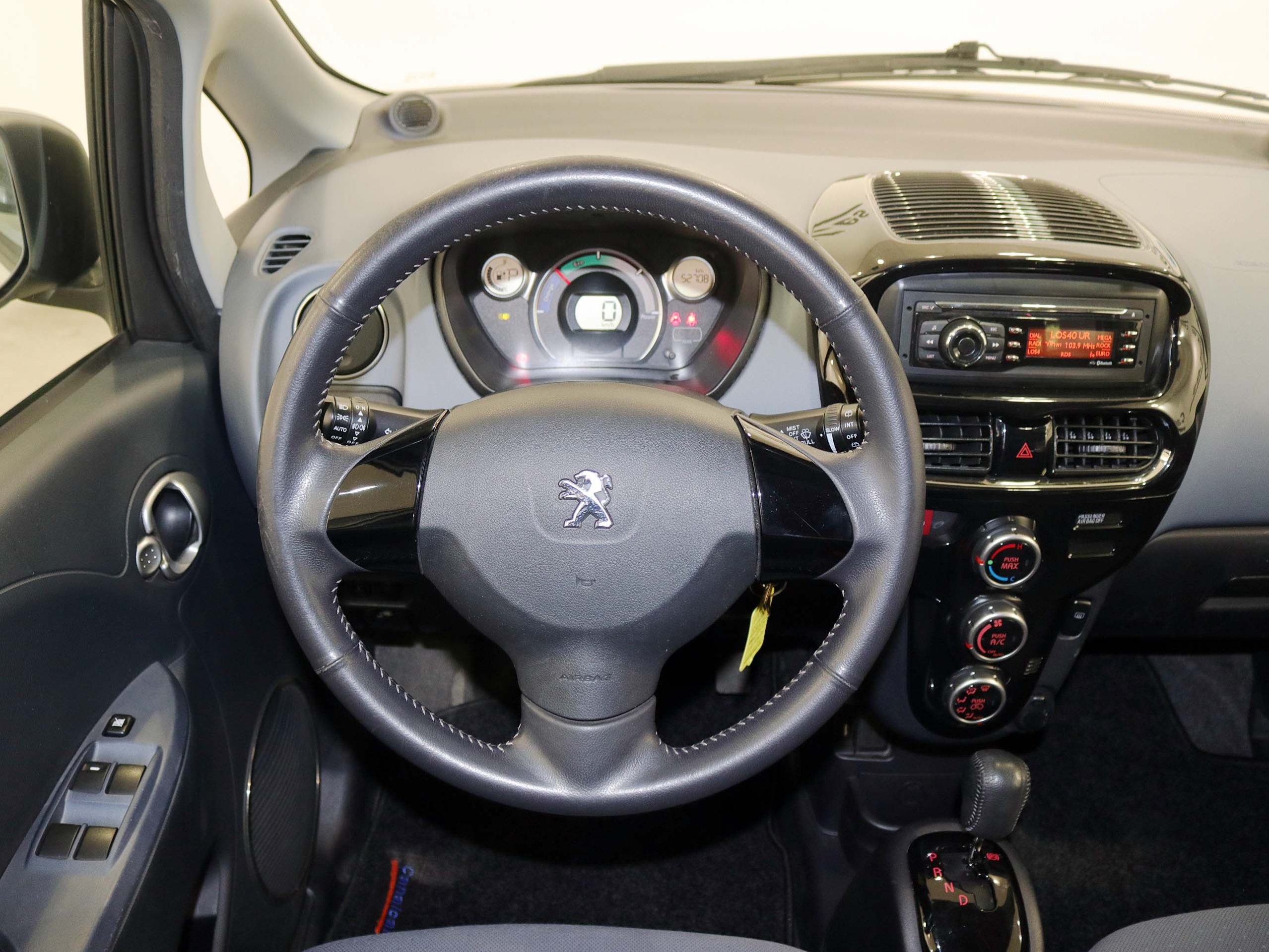 Foto Peugeot iOn 20