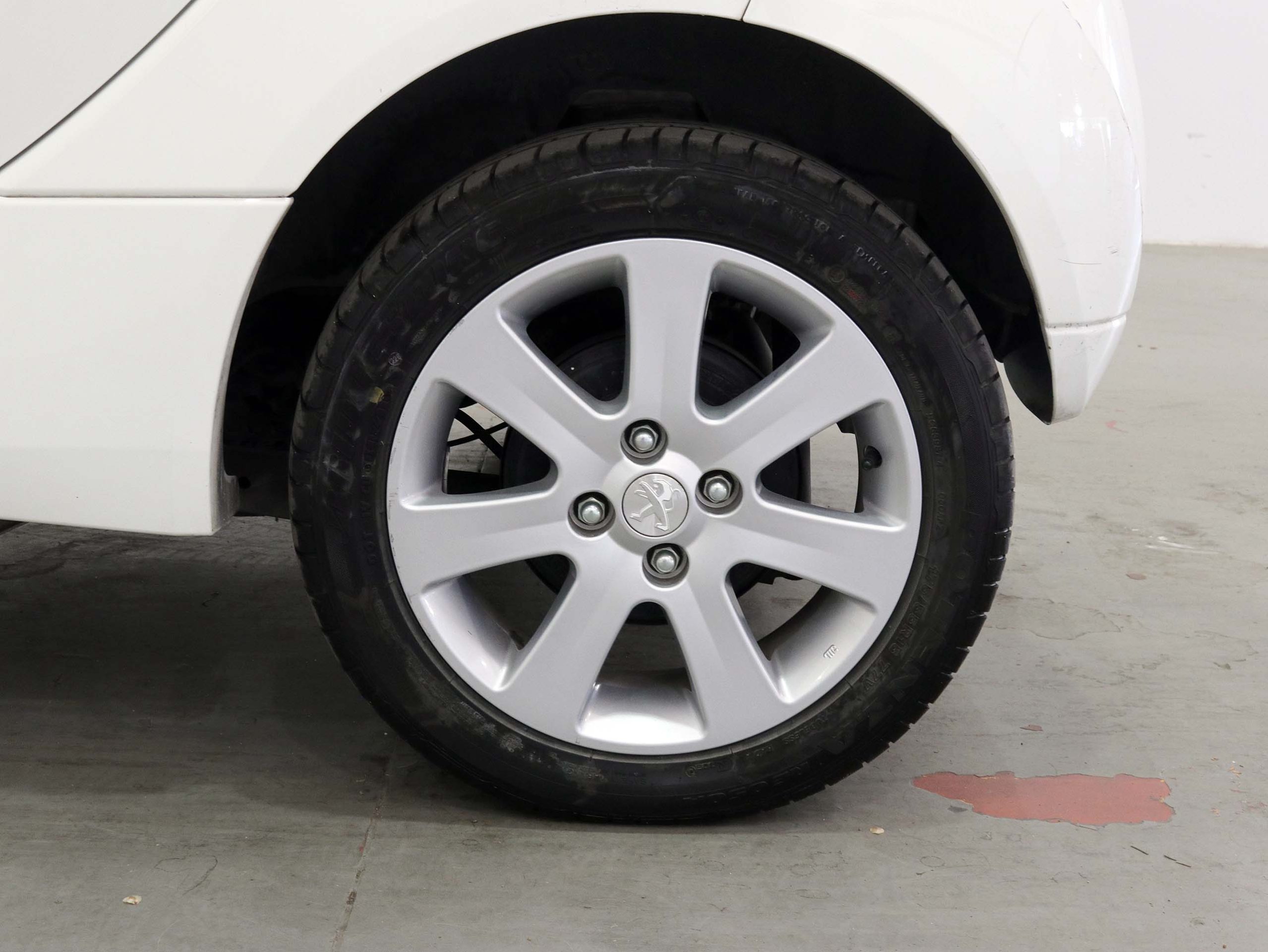 Foto Peugeot iOn 30