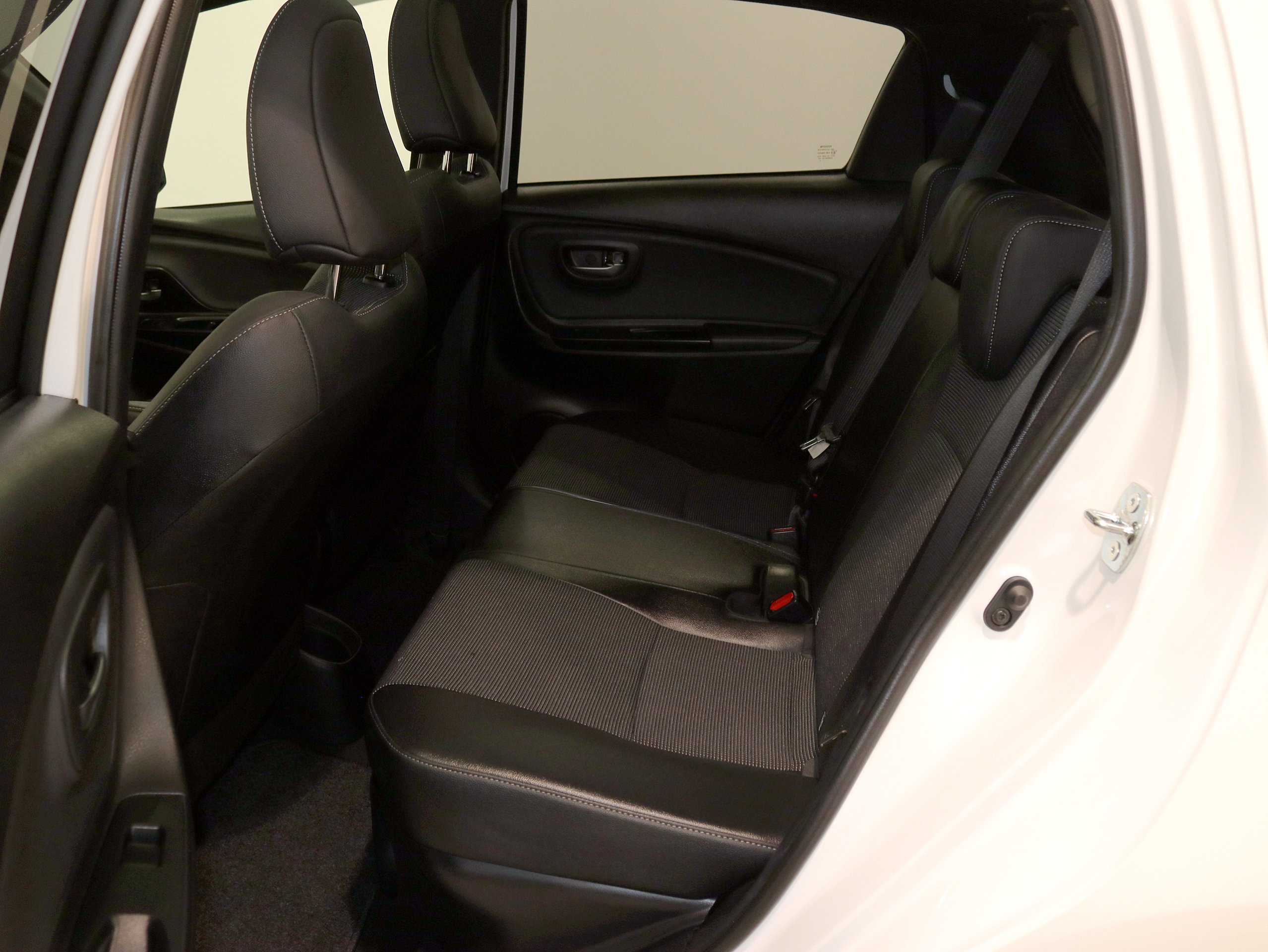Foto Toyota Yaris 15