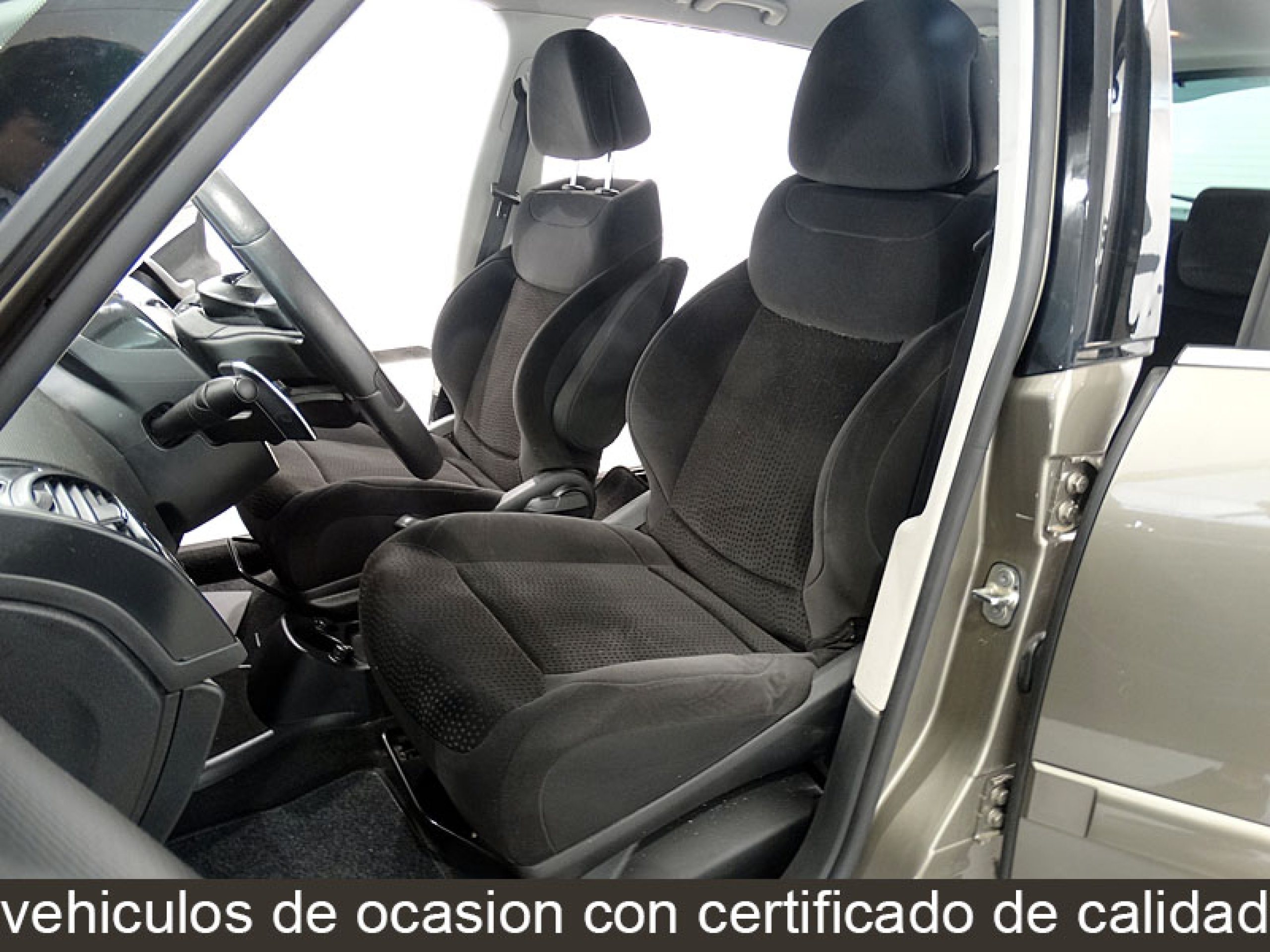 Foto Citroen Grand C4 Picasso 17 Foto Citroen Grand C4 Picasso 17