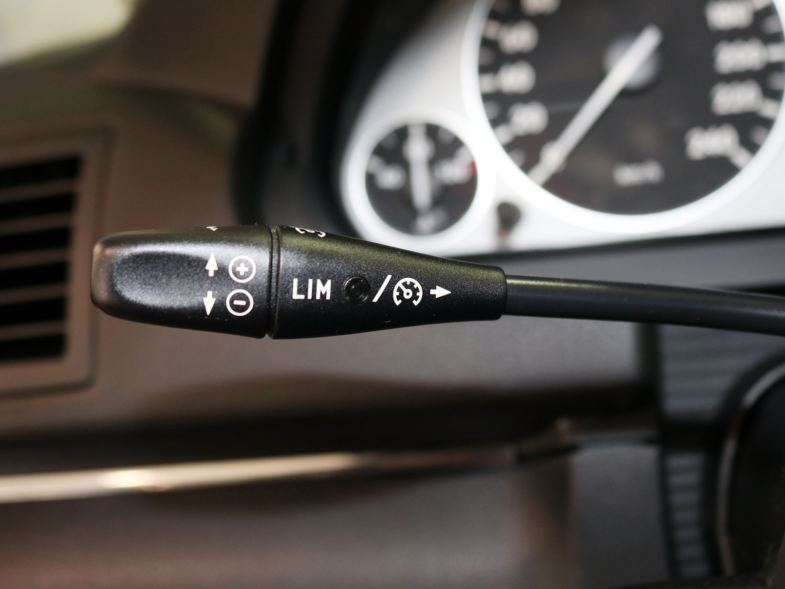 Foto Mercedes-Benz B 180 24