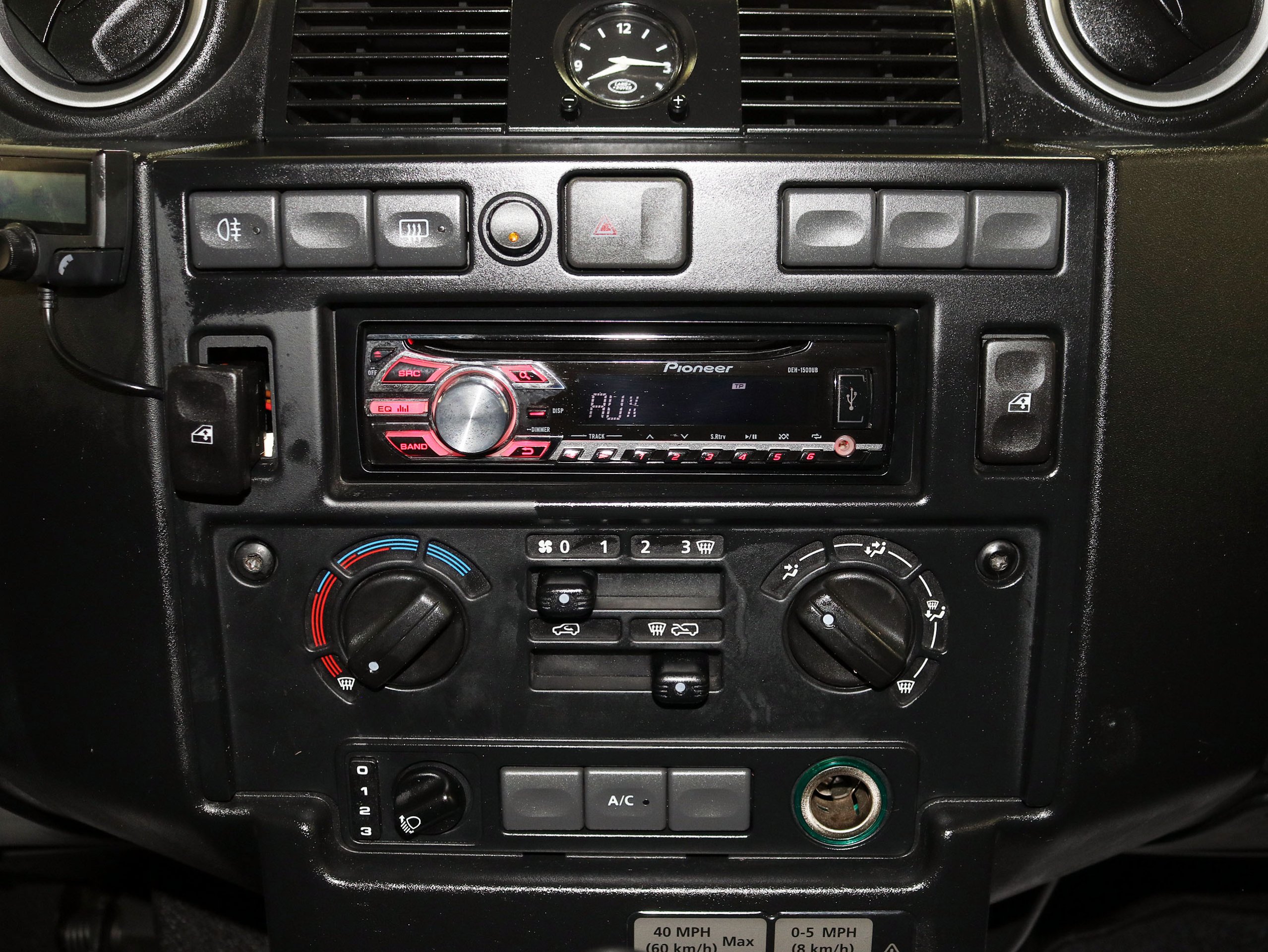 Foto Land Rover Defender 18