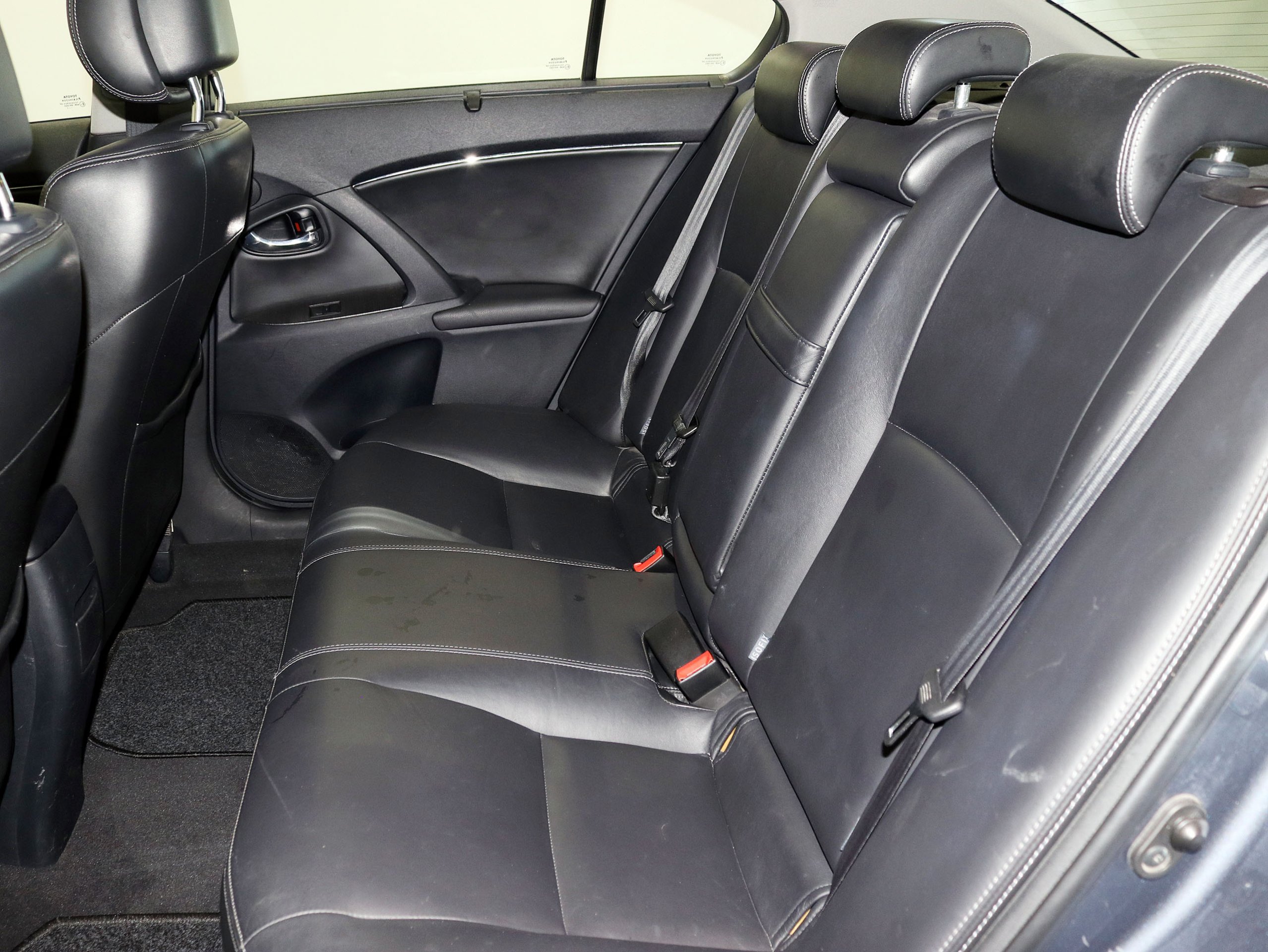 Foto Toyota Avensis 11