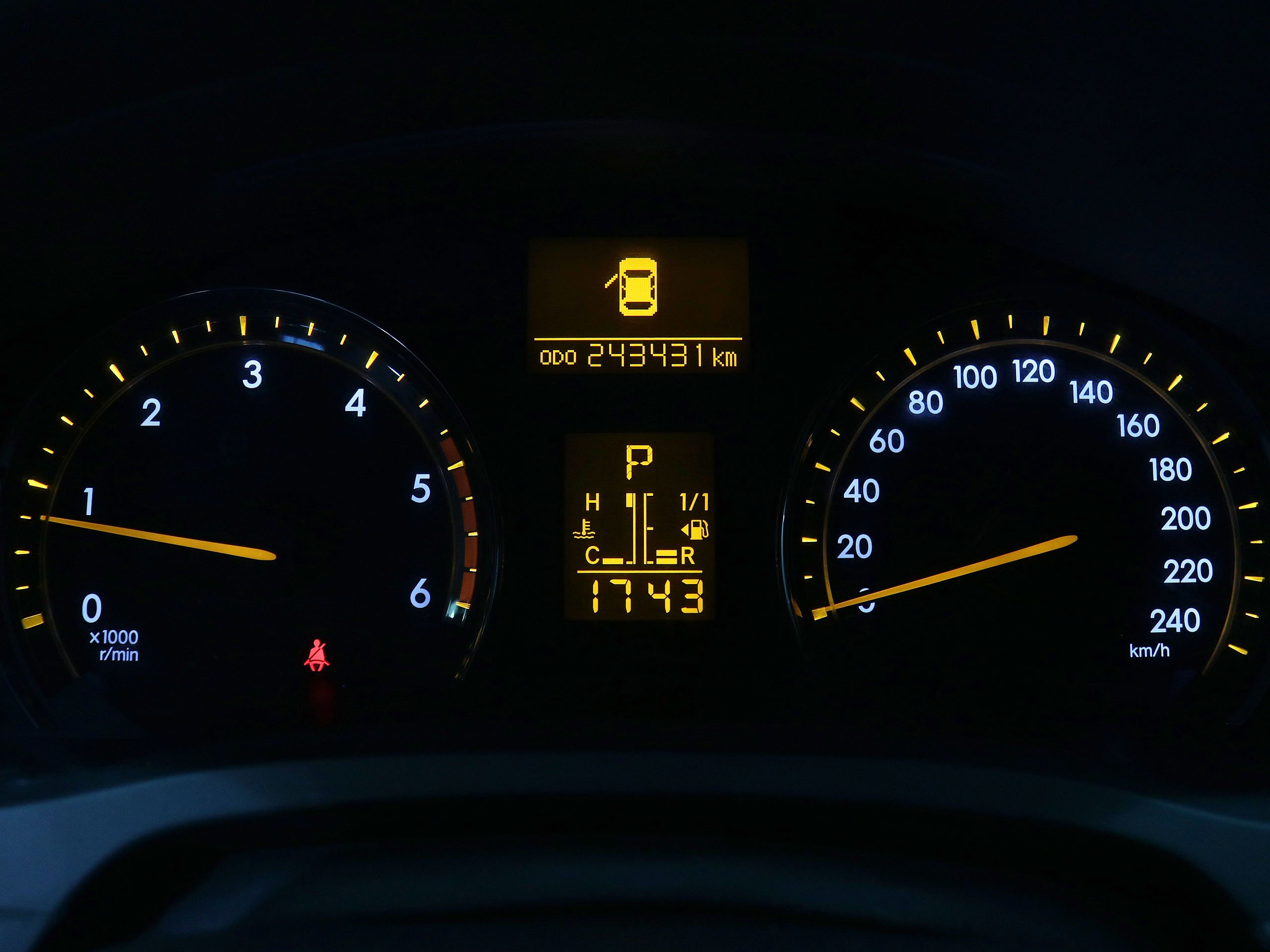 Foto Toyota Avensis 12