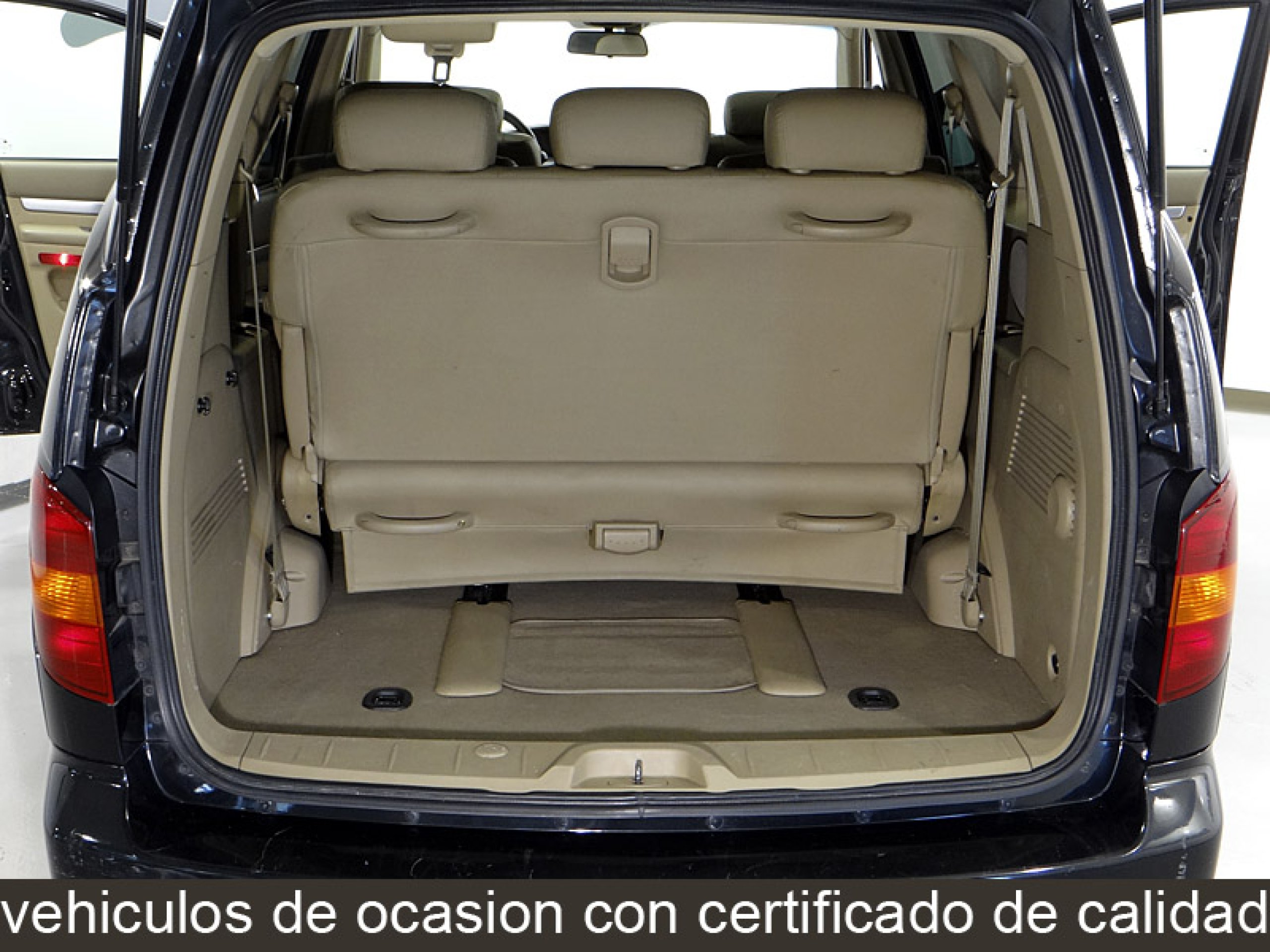 Foto Ssangyong Rodius 10