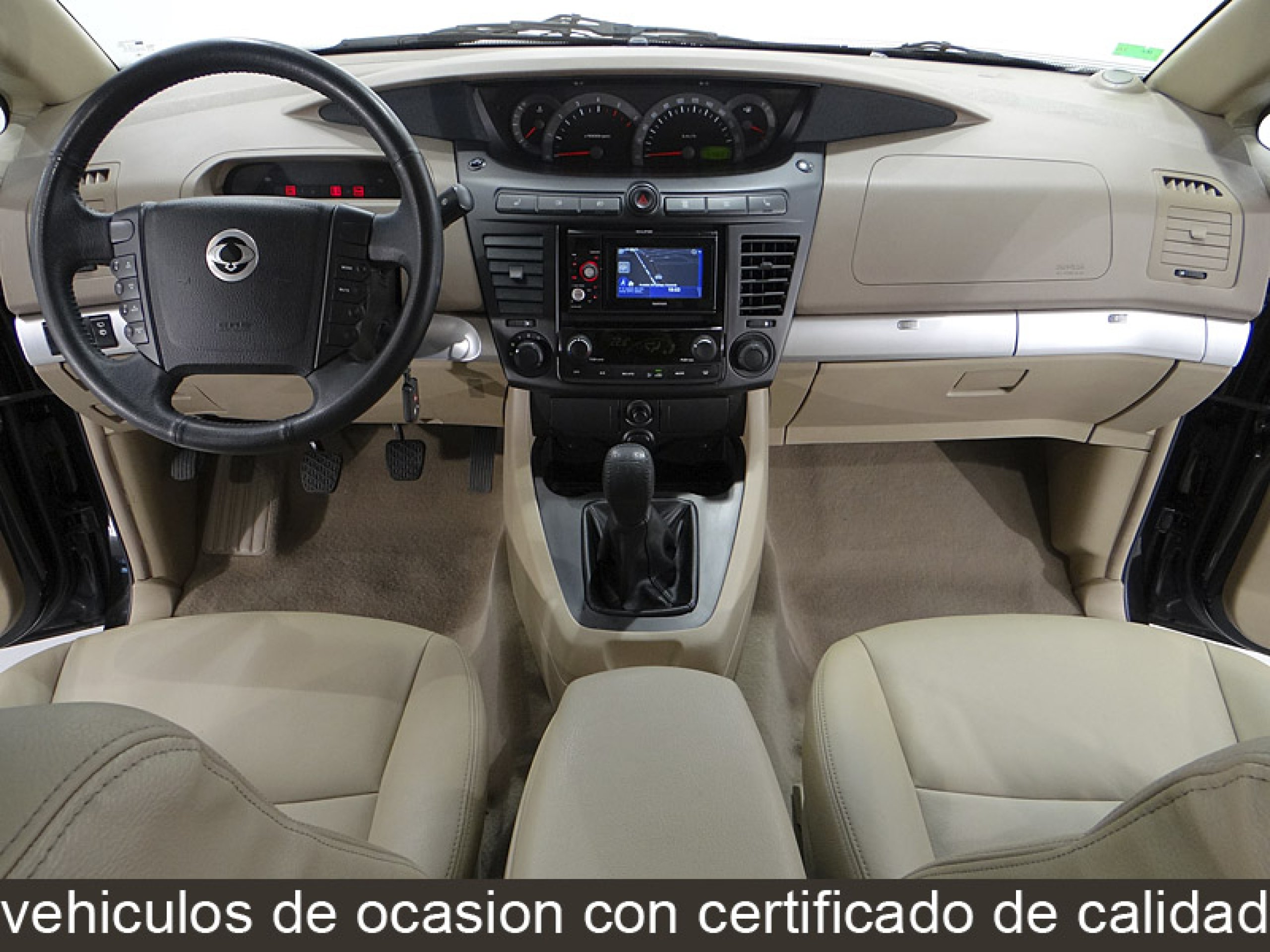 Foto Ssangyong Rodius 32