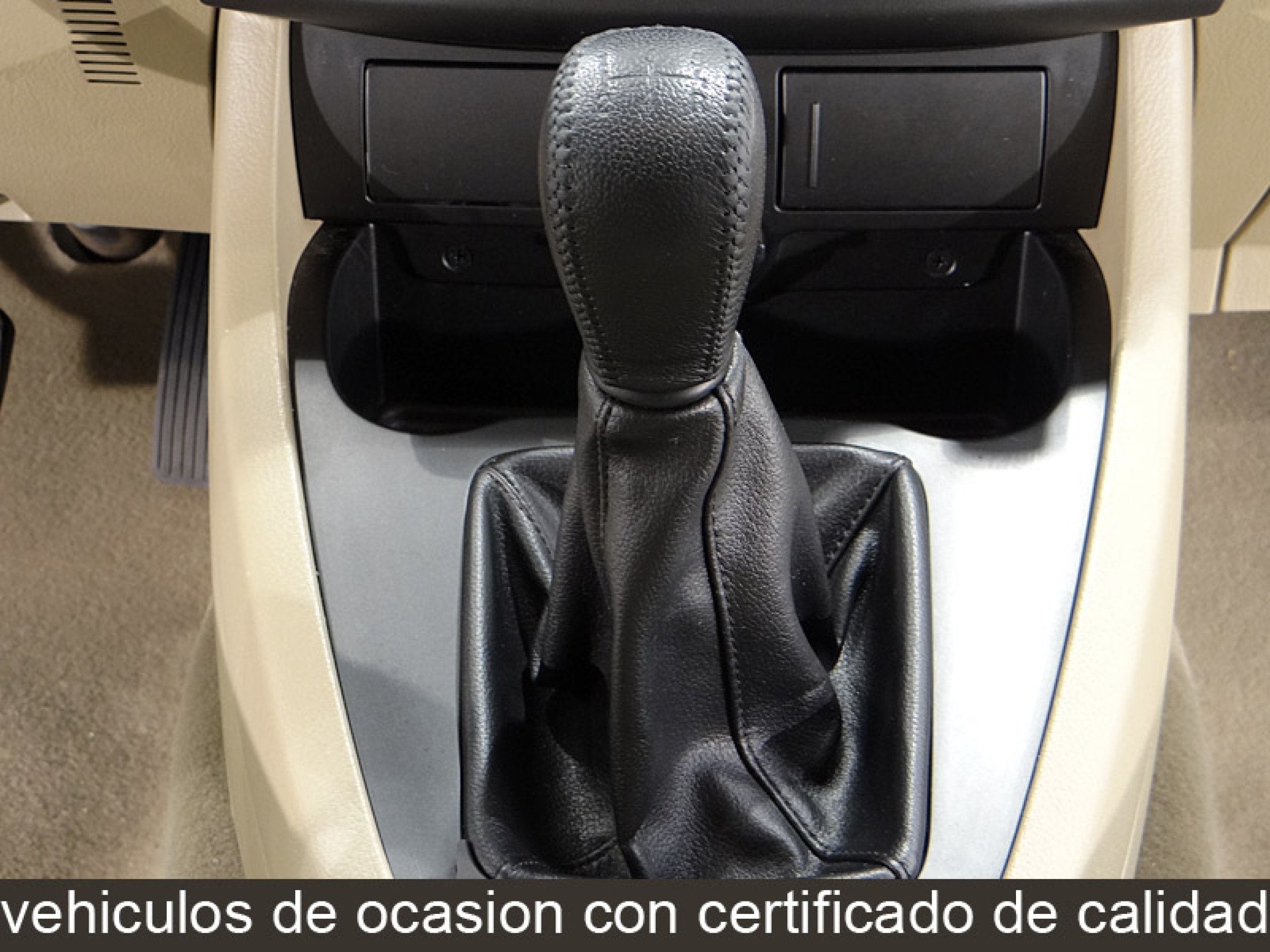 Foto Ssangyong Rodius 36