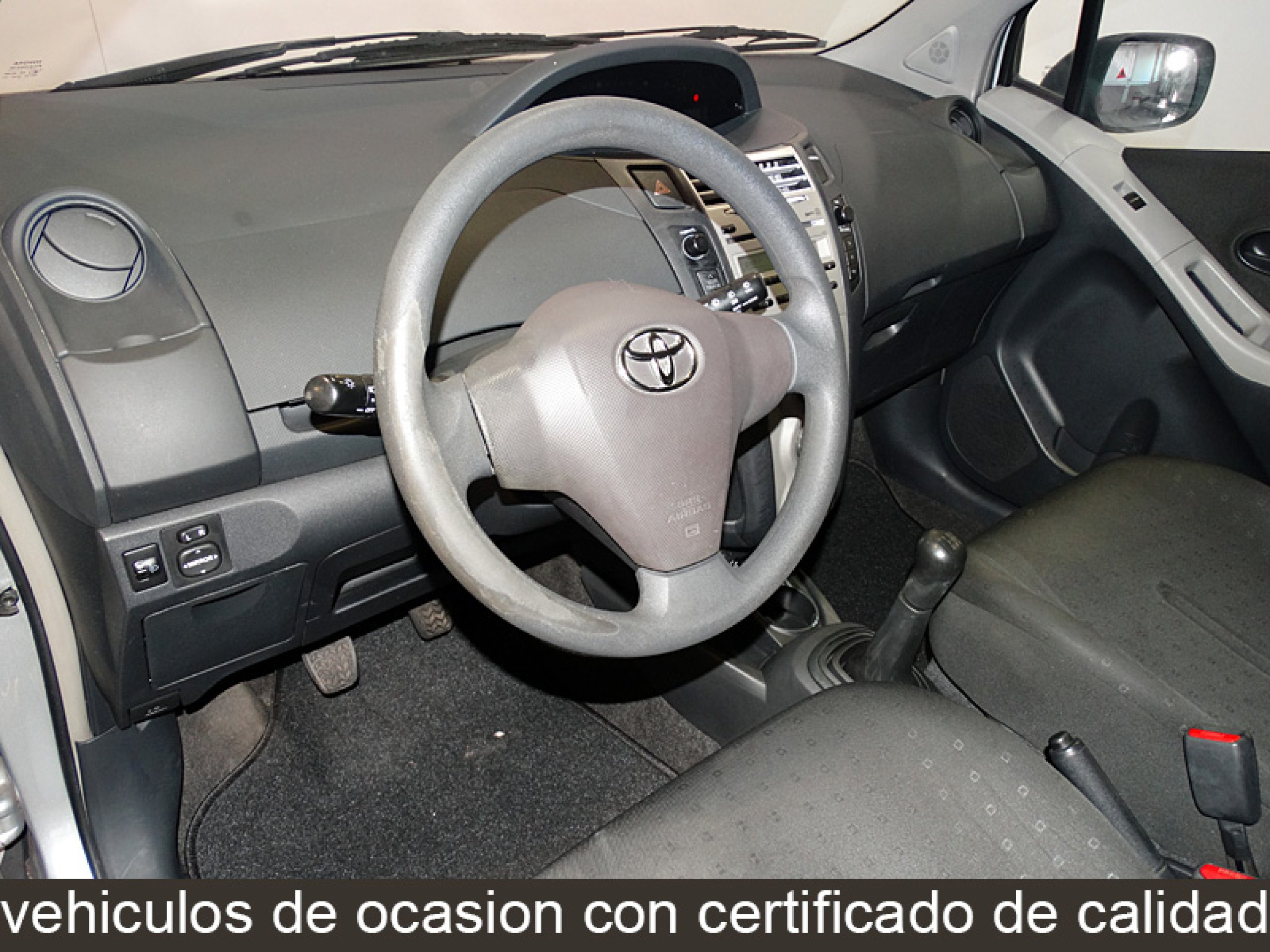 Foto Toyota Yaris 11