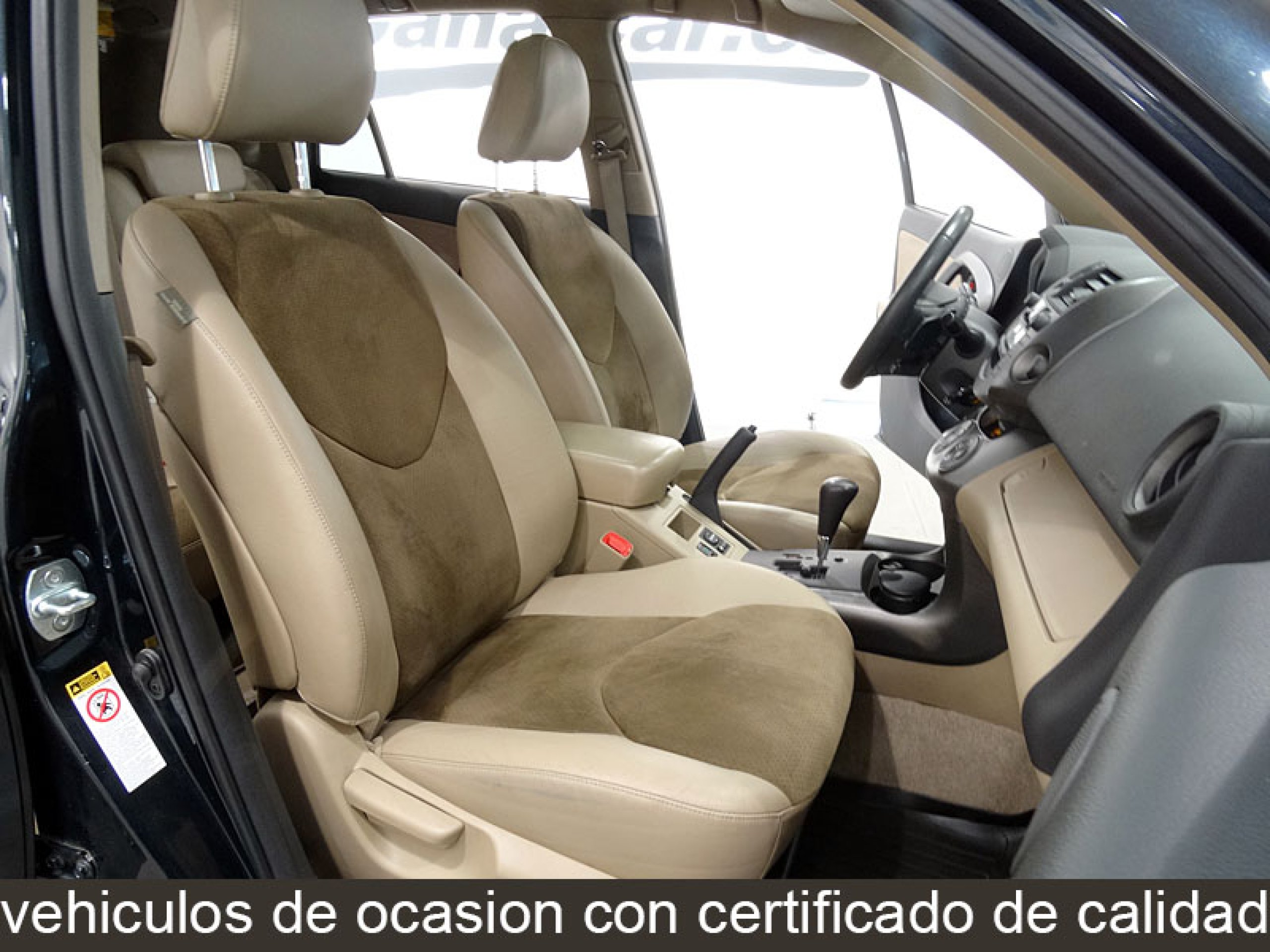 Foto Toyota RAV-4 23