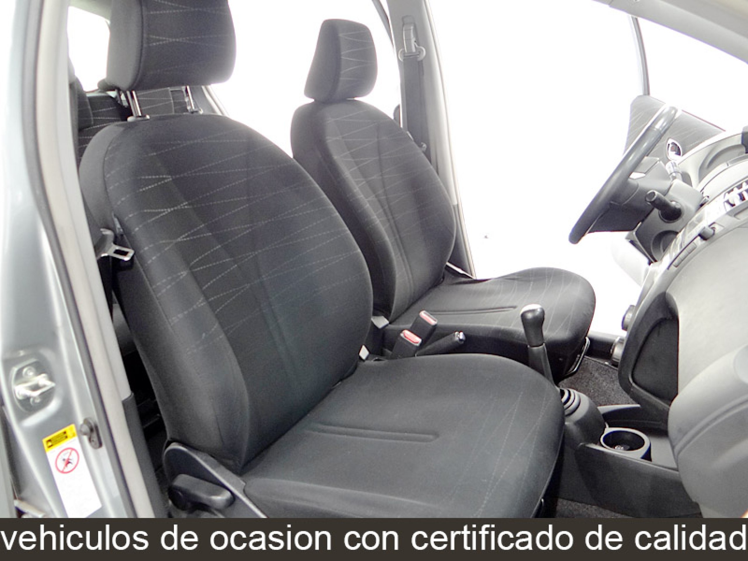 Foto Toyota Yaris 13
