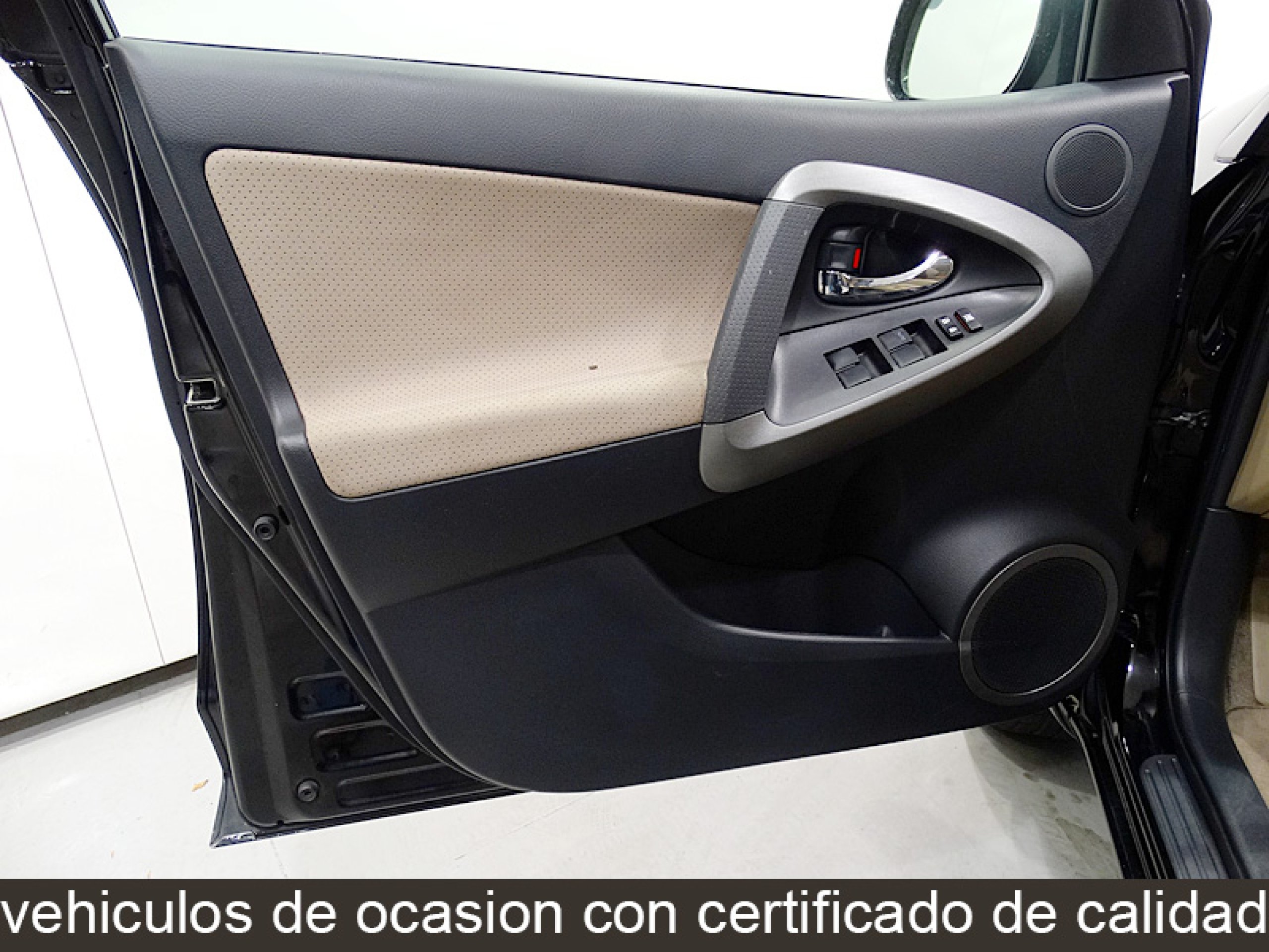 Foto Toyota RAV-4 23