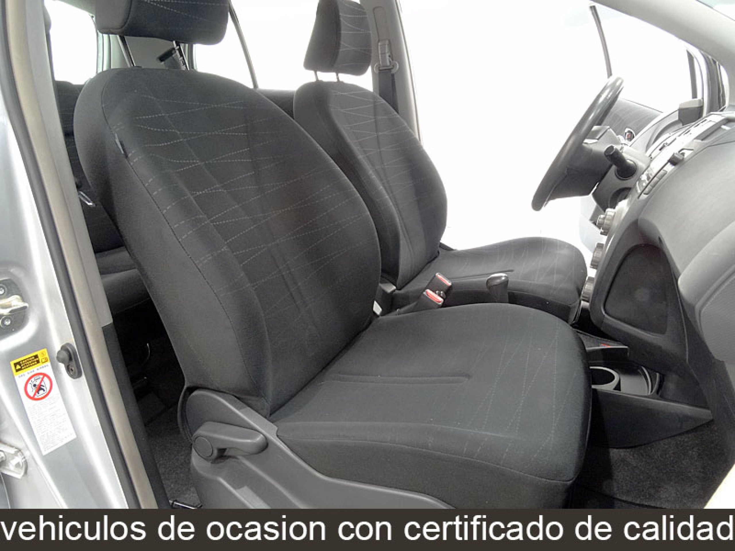 Foto Toyota Yaris 13