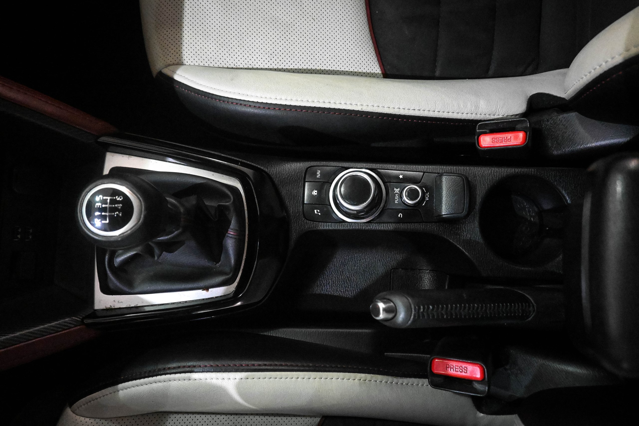 Foto Mazda CX-3 25