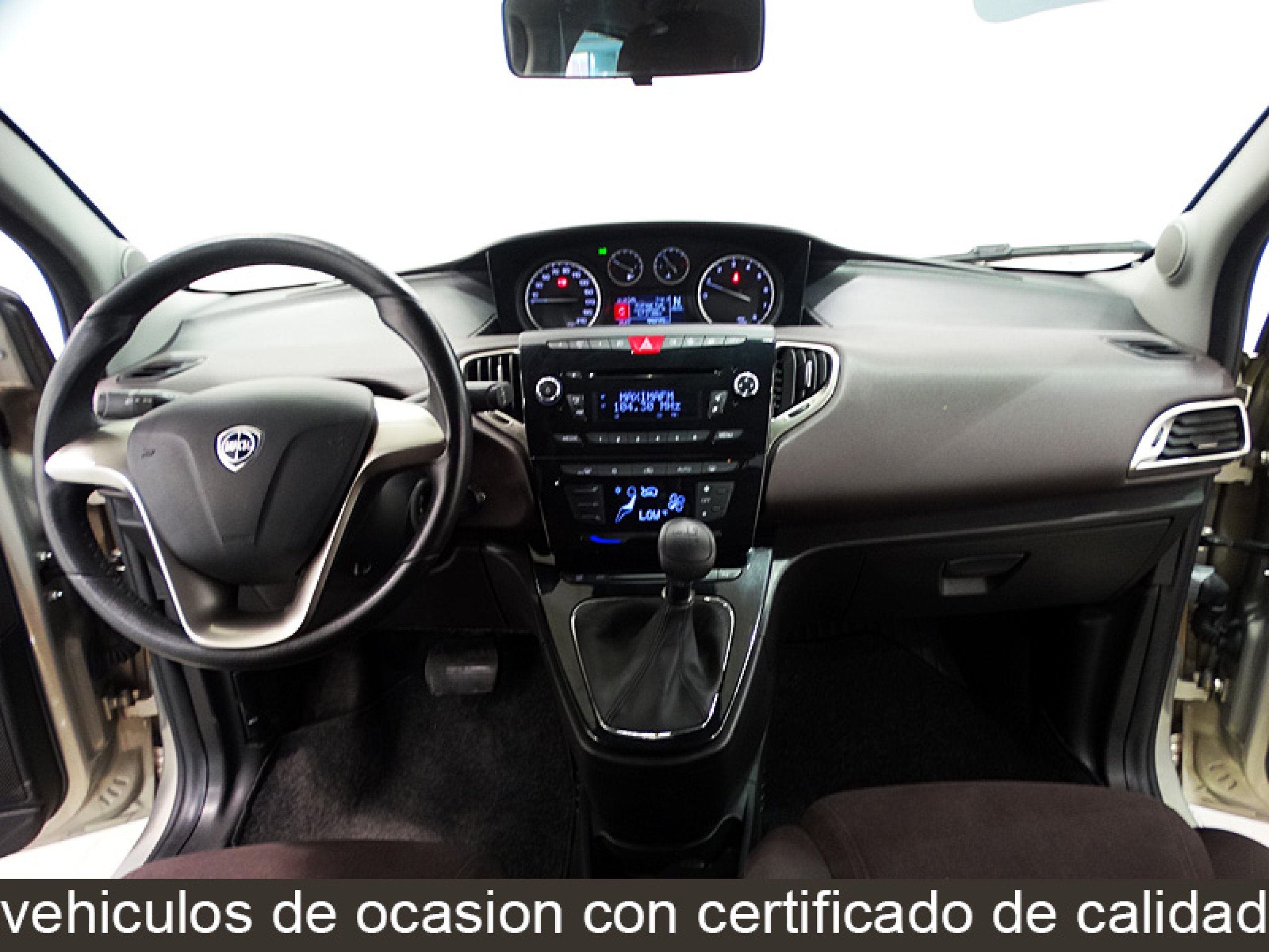 Foto Lancia Ypsilon 23