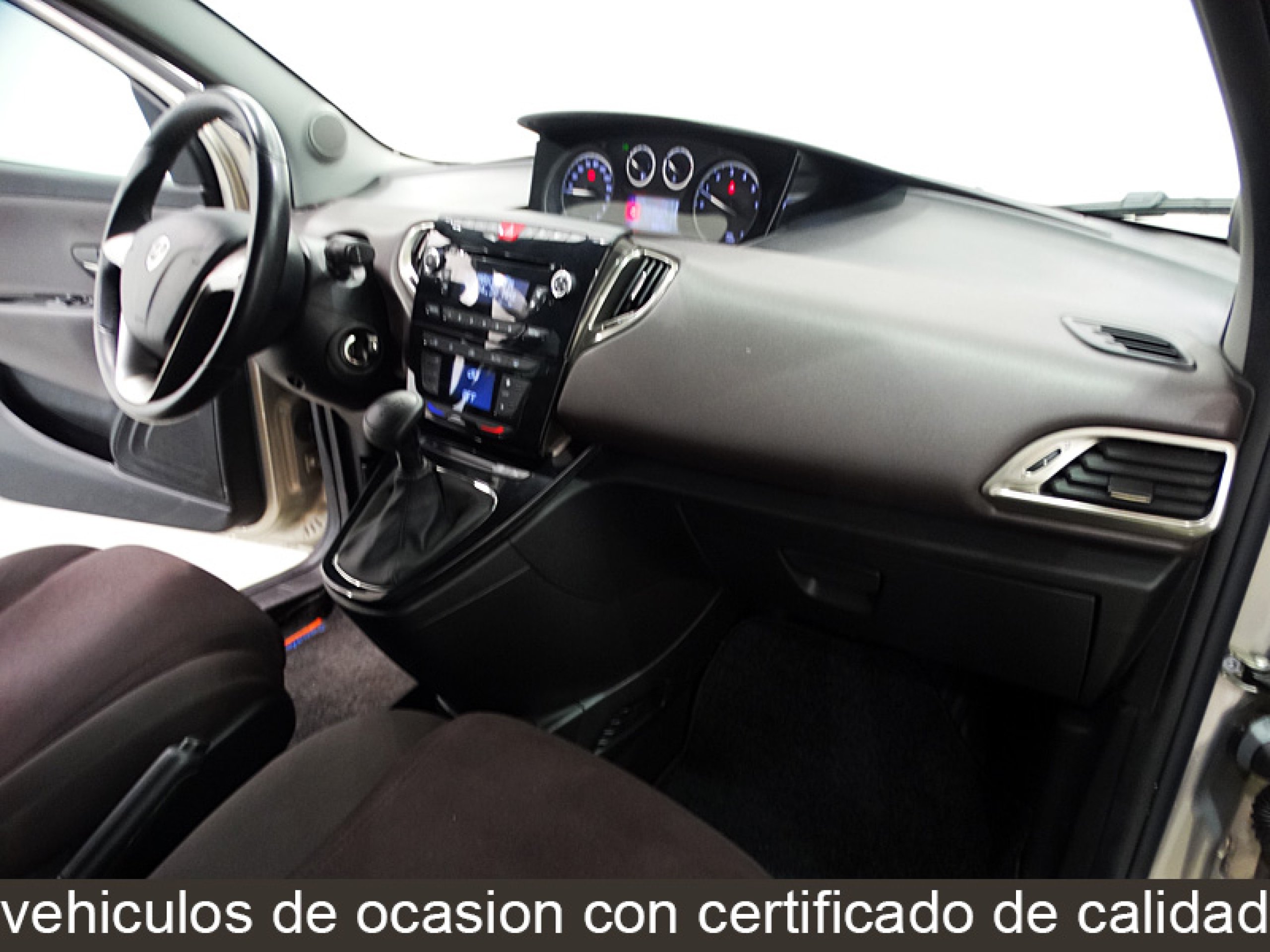 Foto Lancia Ypsilon 24