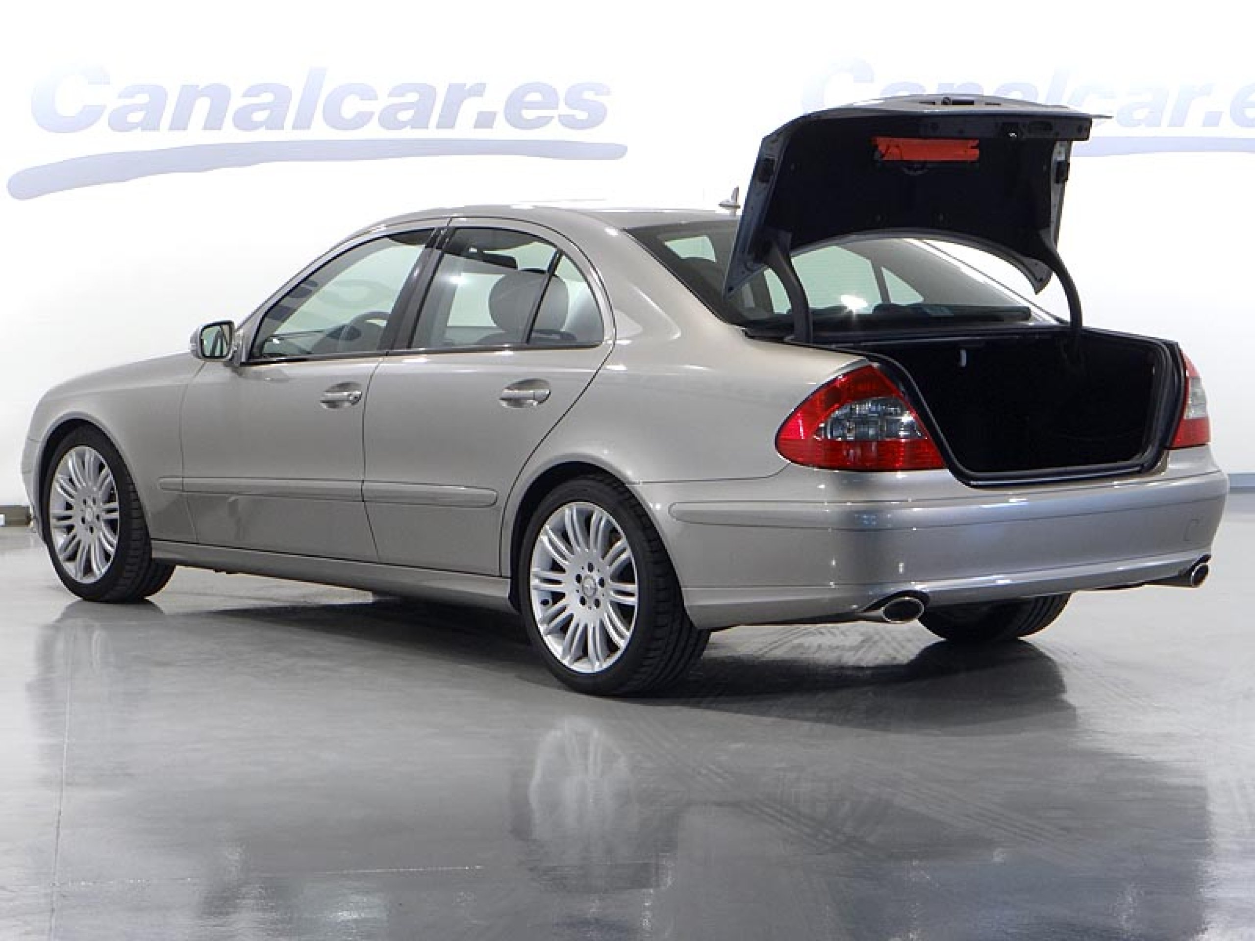 Foto Mercedes-Benz E 220 9