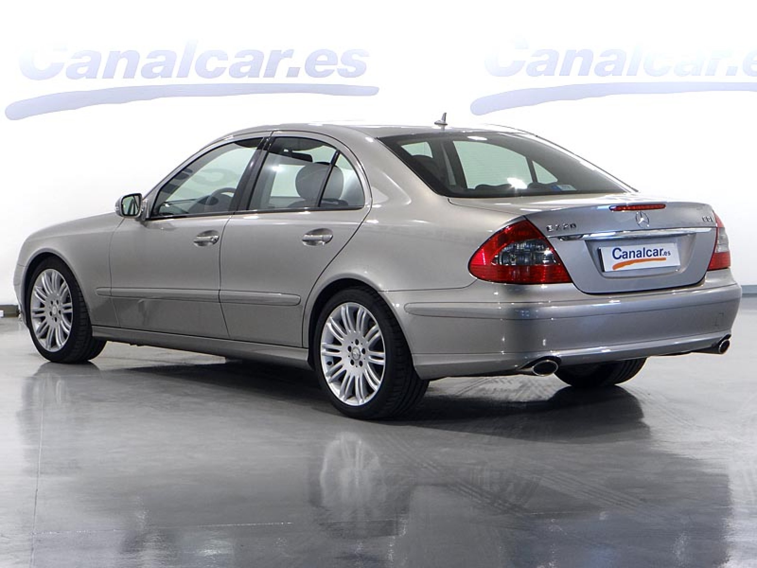 Foto Mercedes-Benz E 220 10