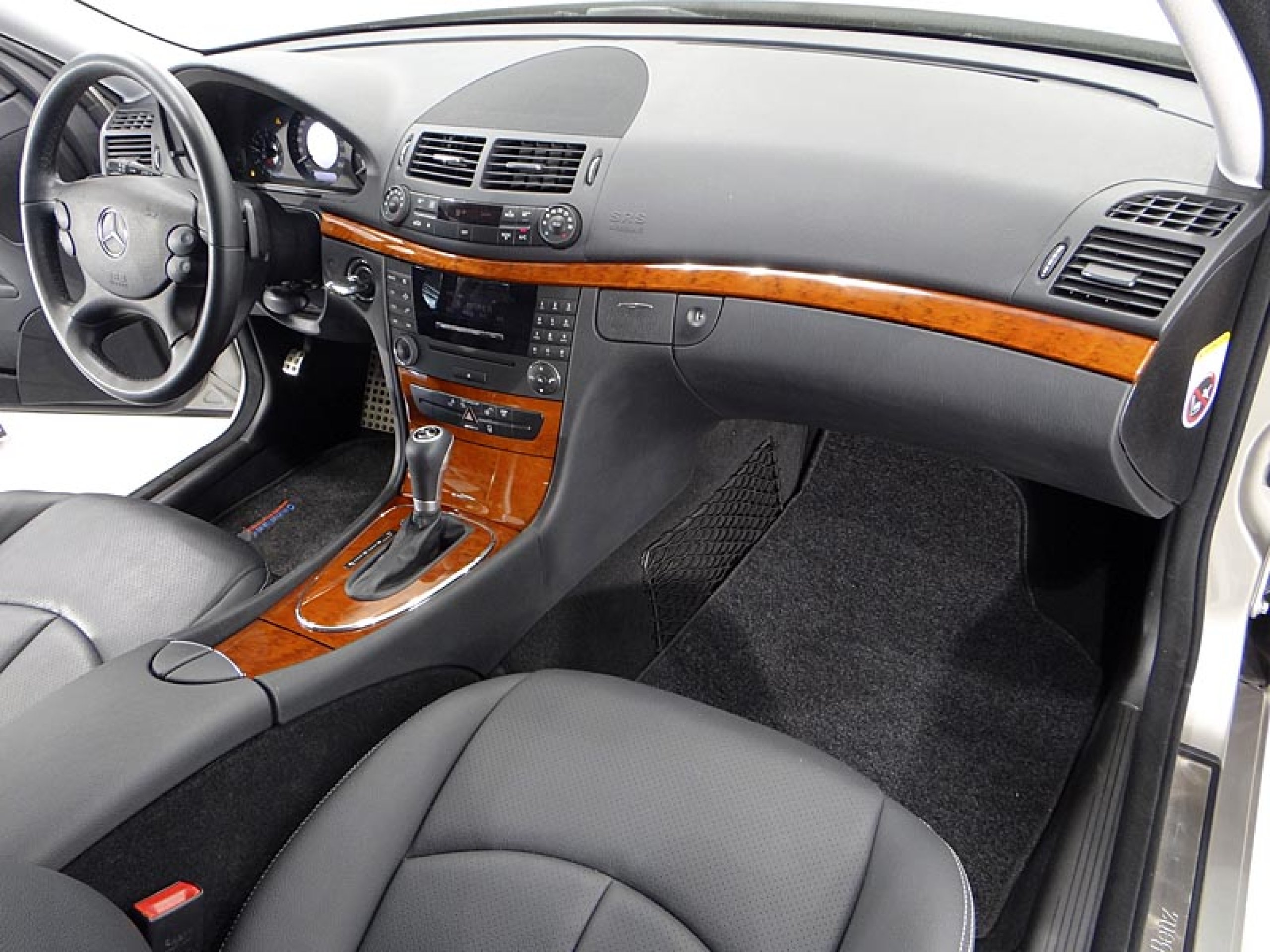 Foto Mercedes-Benz E 220 24