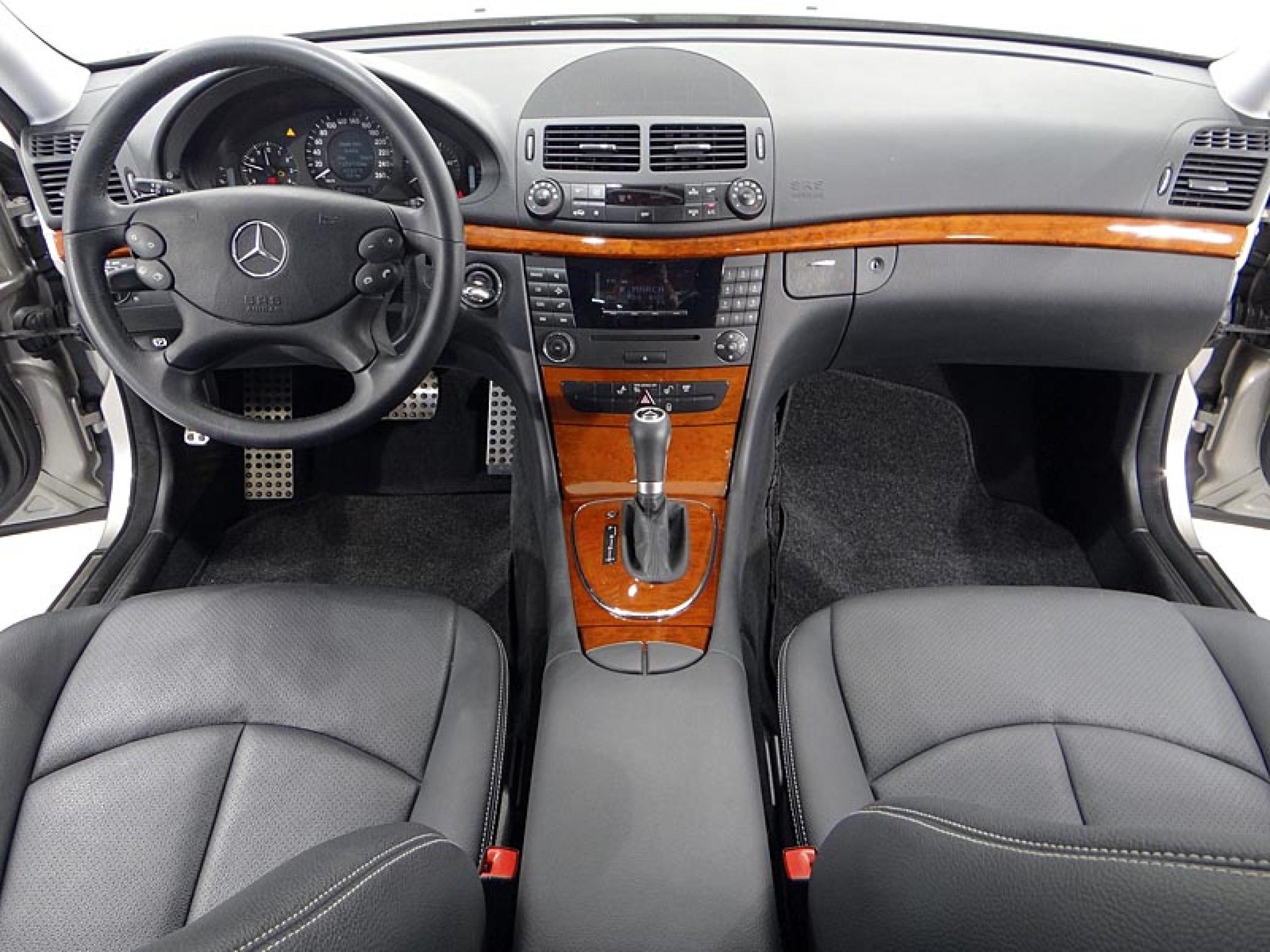 Foto Mercedes-Benz E 220 25