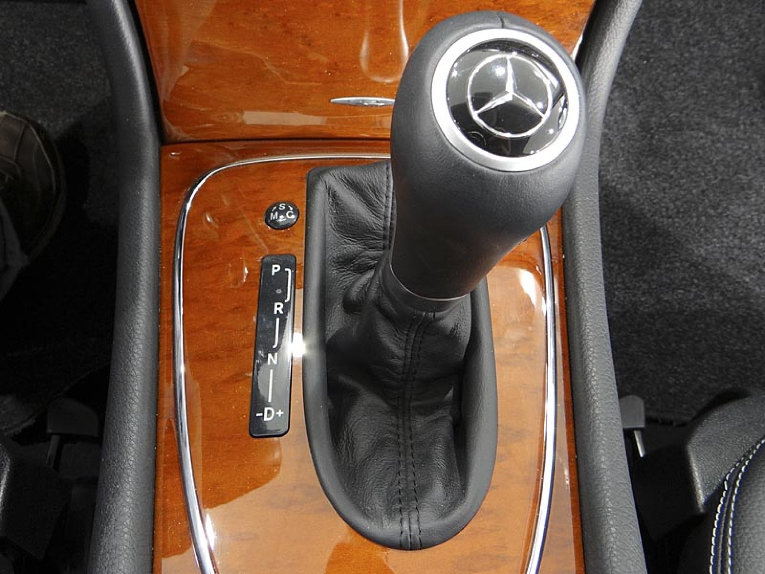 Foto Mercedes-Benz E 220 28