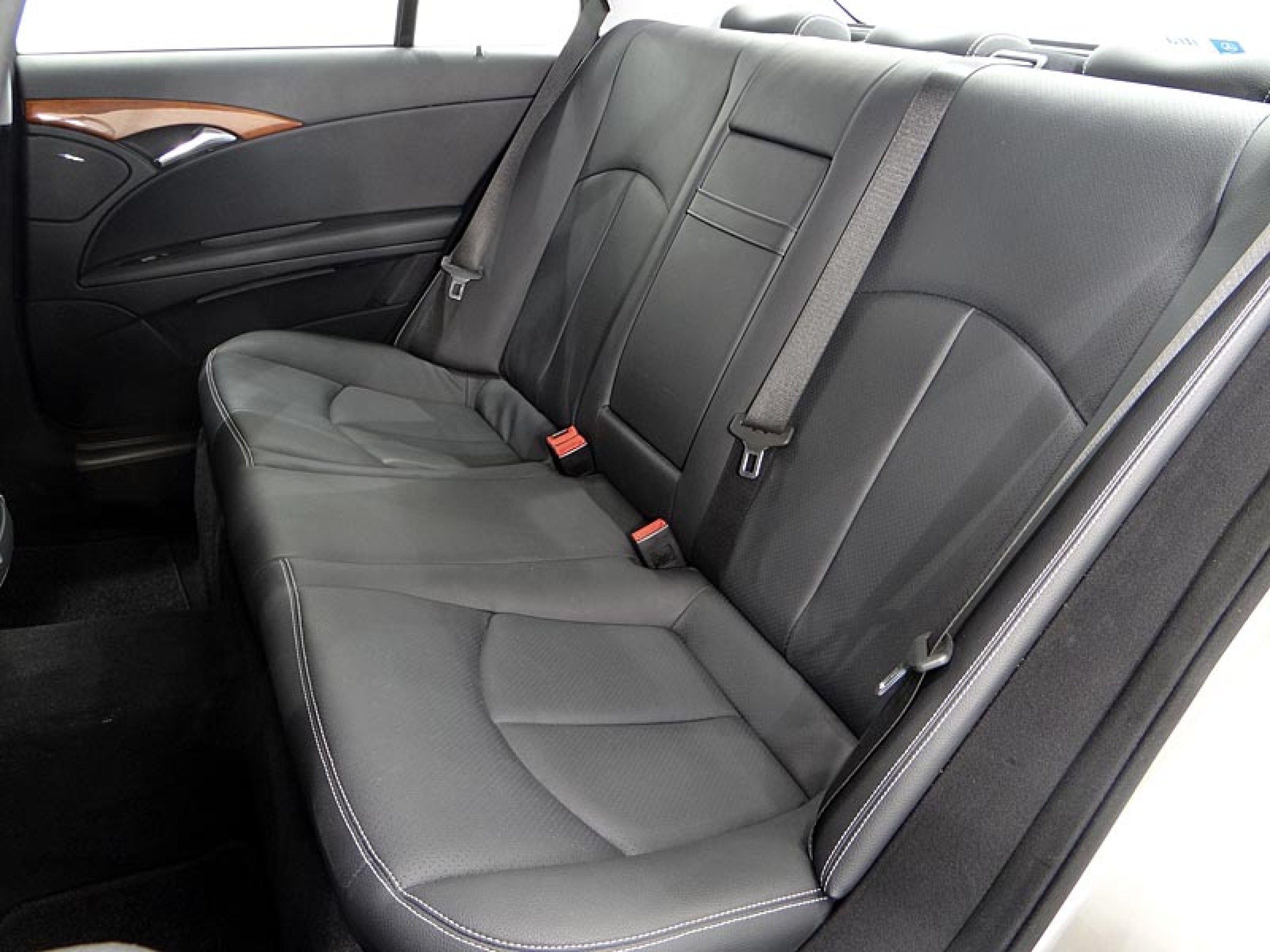 Foto Mercedes-Benz E 220 36