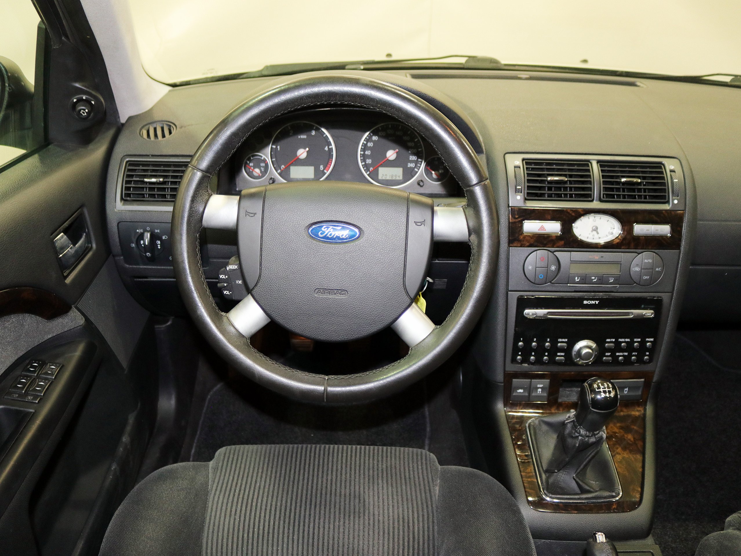 Foto Ford Mondeo 16 Foto Ford Mondeo 16