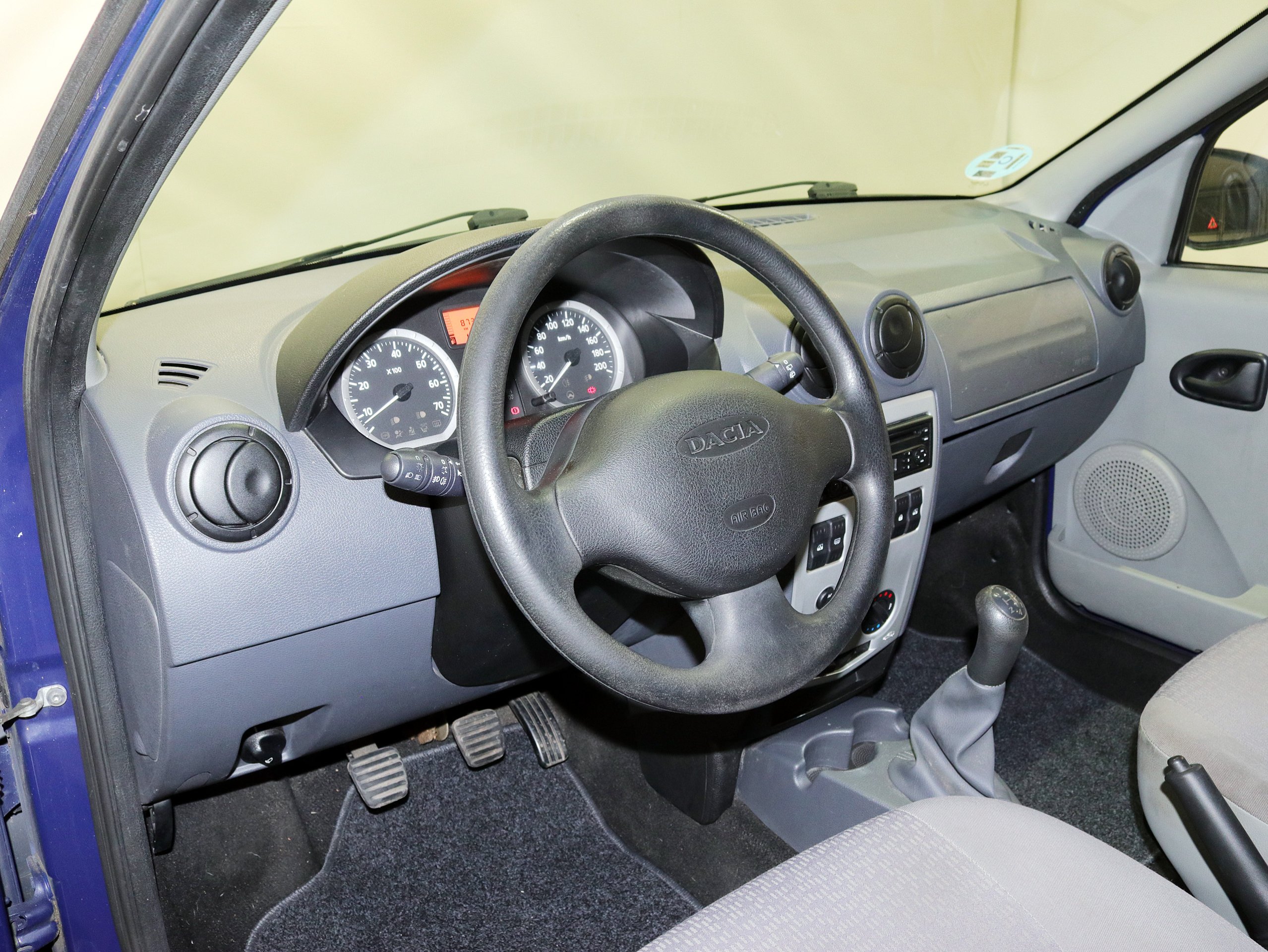 Foto Dacia Logan 17