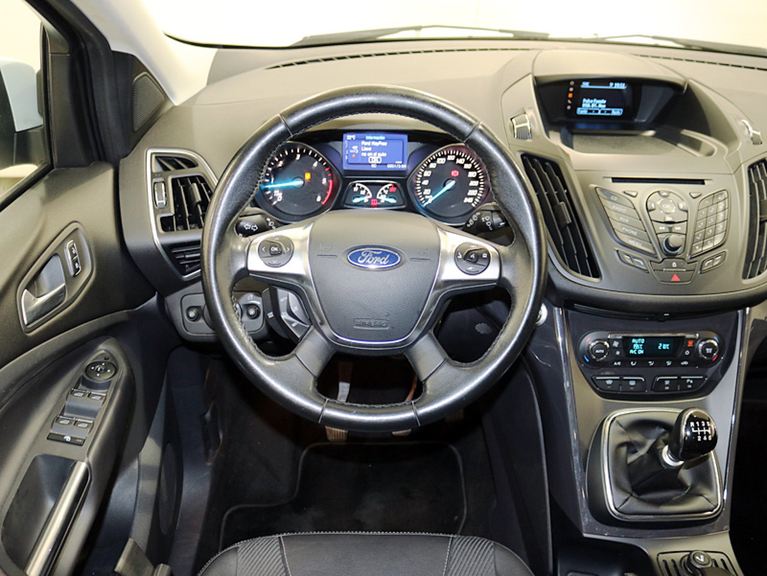 Foto Ford Kuga 24