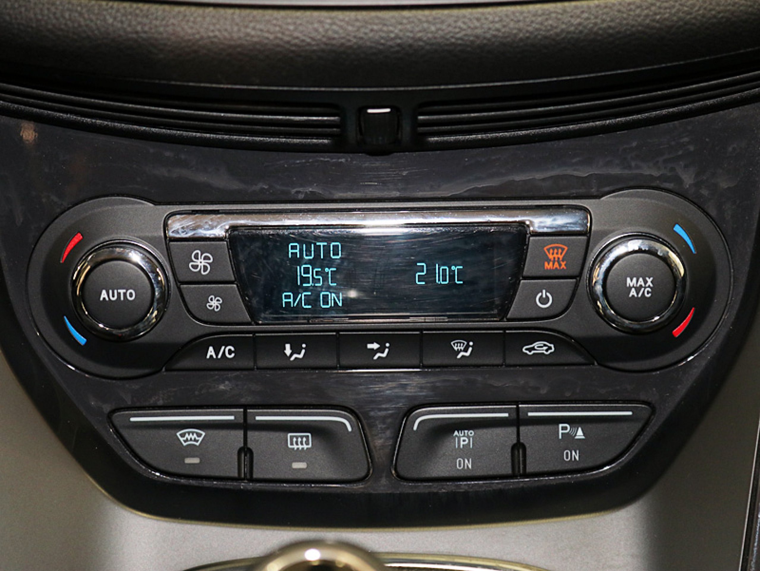 Foto Ford Kuga 28