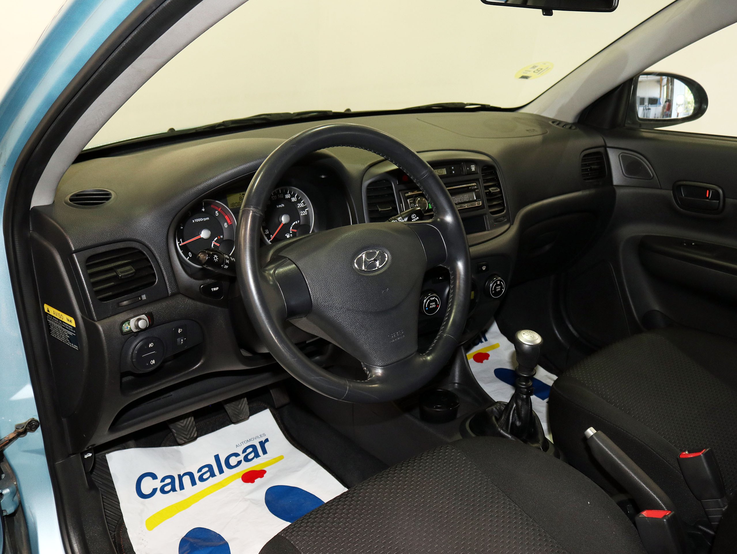 Foto Hyundai Accent 14