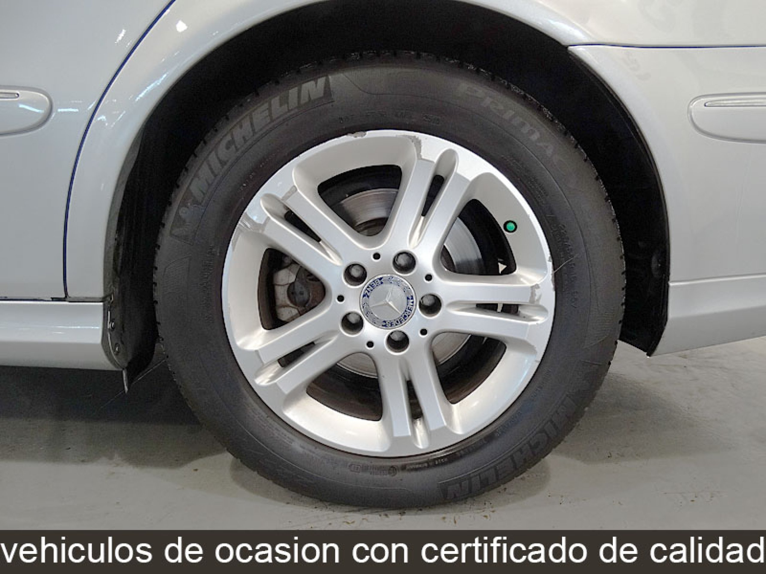 Foto Mercedes-Benz E 220 15