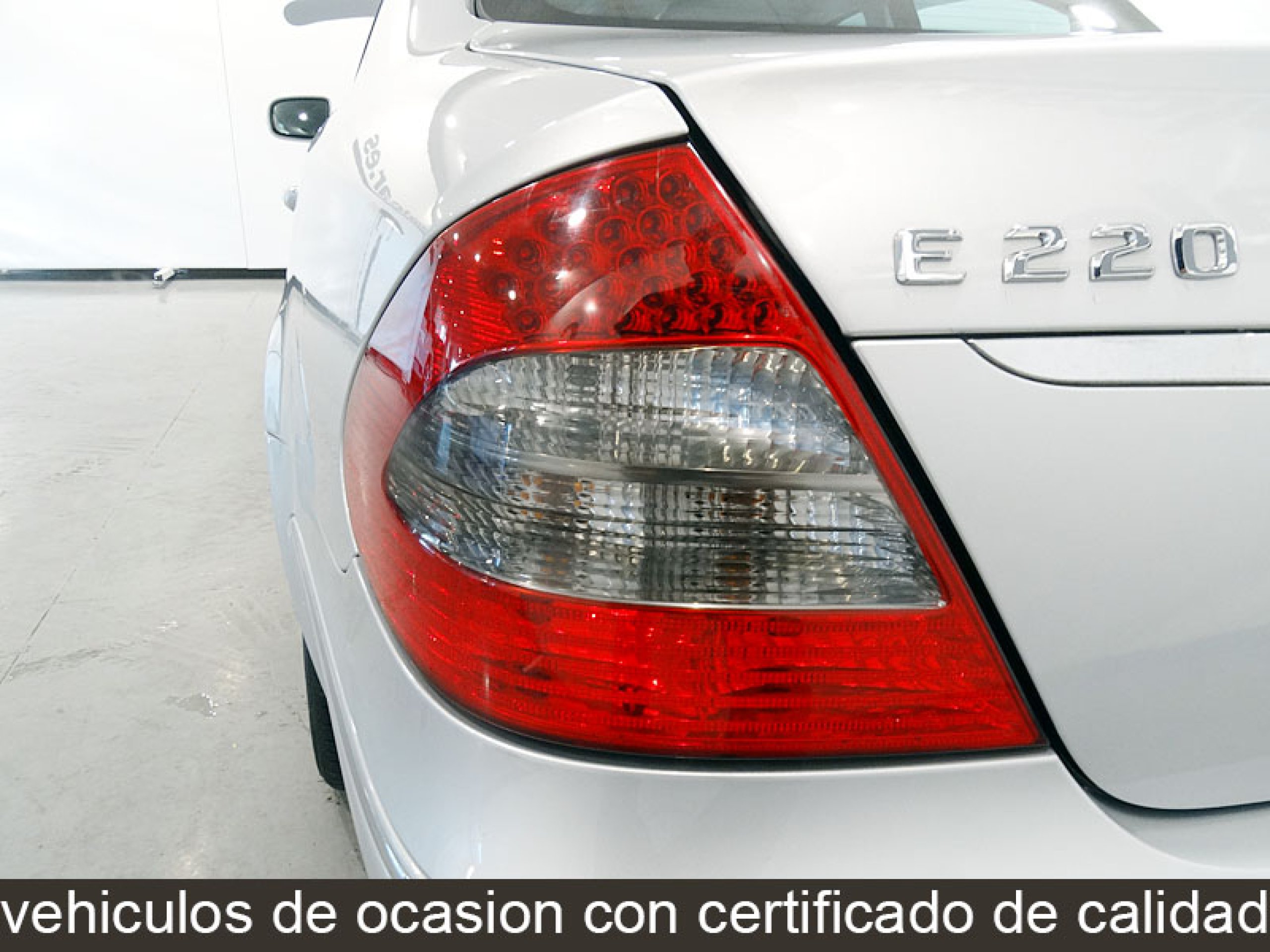 Foto Mercedes-Benz E 220 16