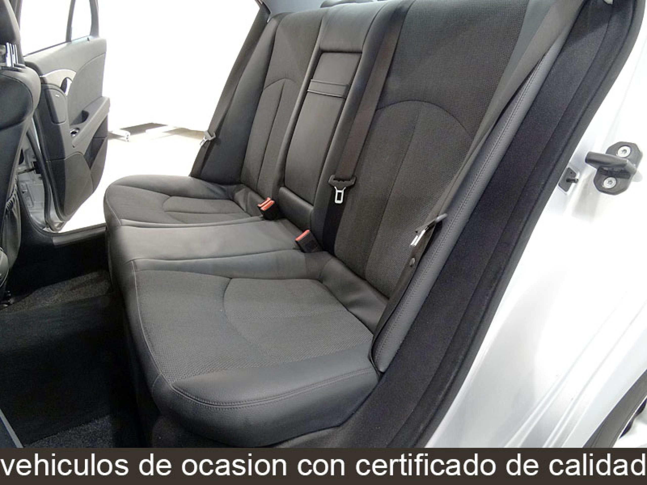 Foto Mercedes-Benz E 220 22